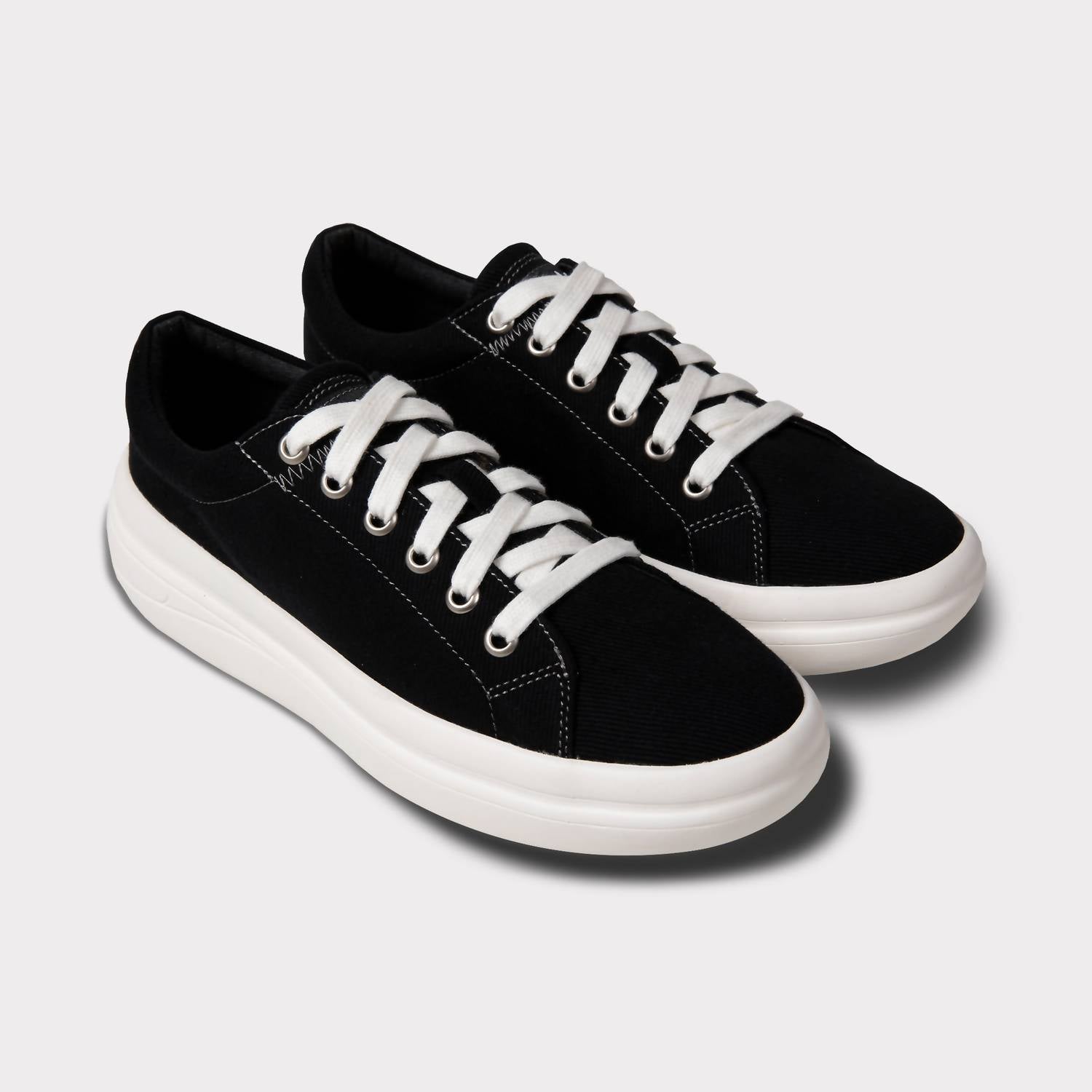 Lamo Women's Classic Makenna Sneaker in black - women's sneaker - view 10