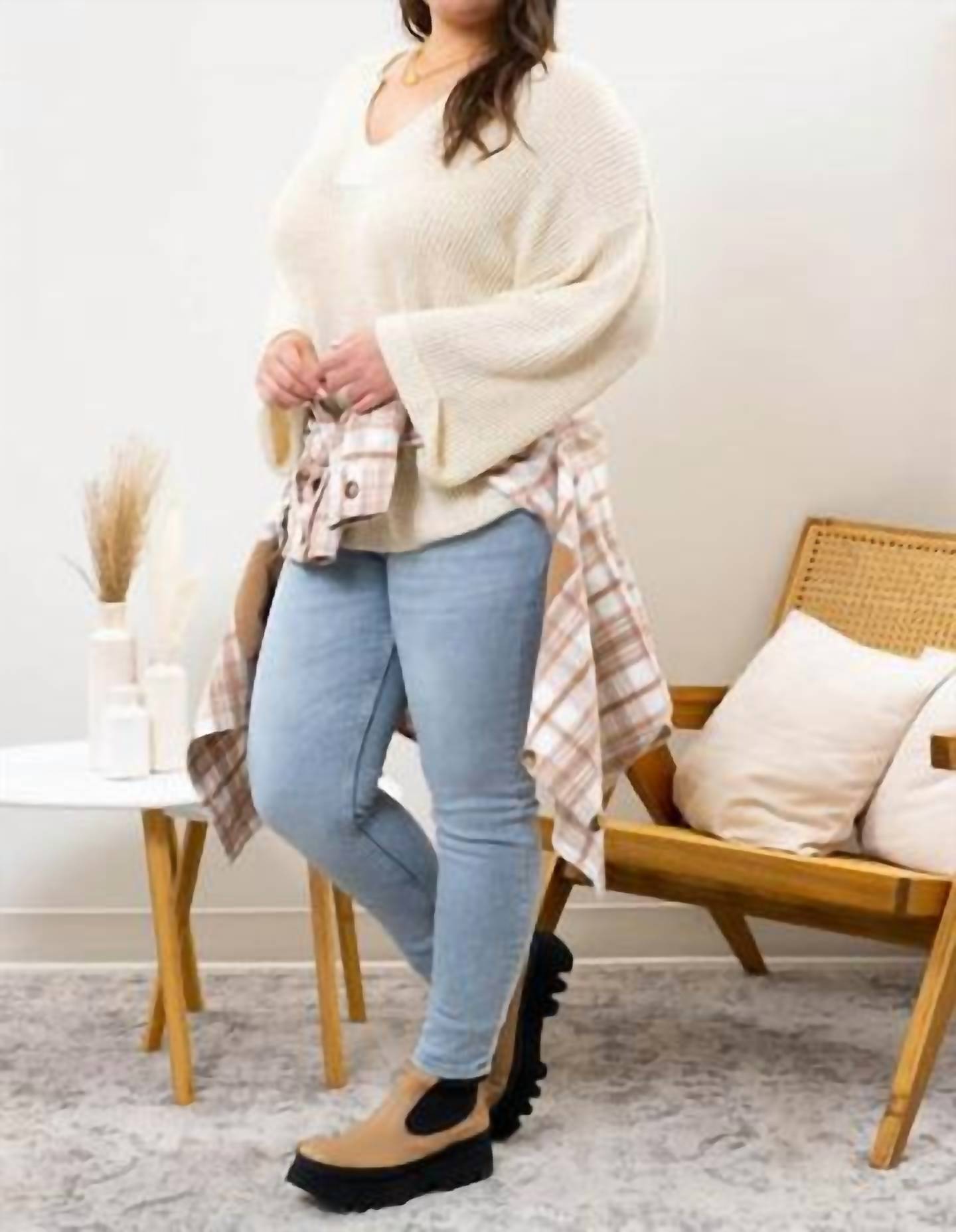 Blu Pepper - Soft Light Weight V-neck Sweater