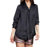 SKIES ARE BLUE She's A Lady Top in black - women's blouse