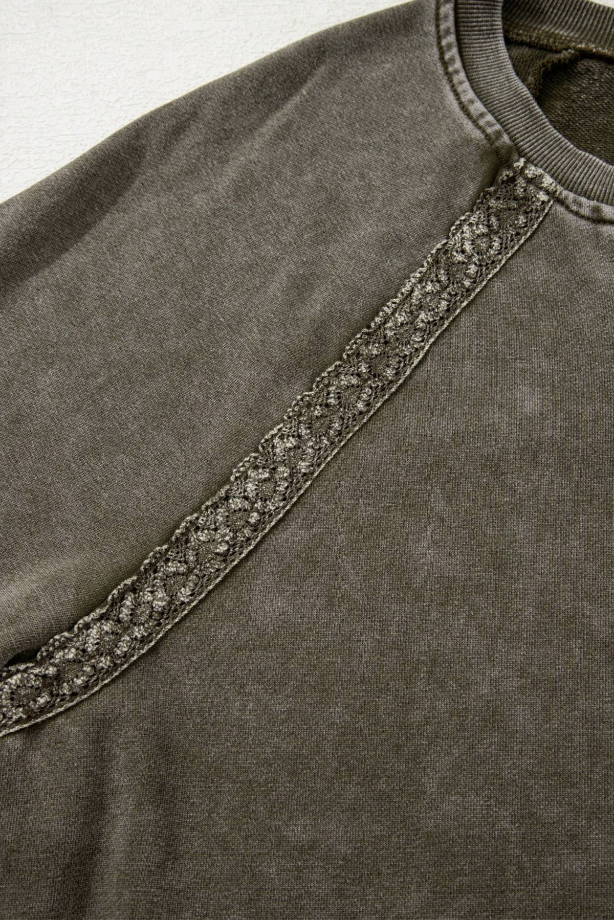 Shewin - Embroidered Long Sleeve Sweatshirt