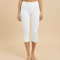 BBrazil Clothing Diamond Jacquard Lycra Textured Capri Leggings in white - women's pants