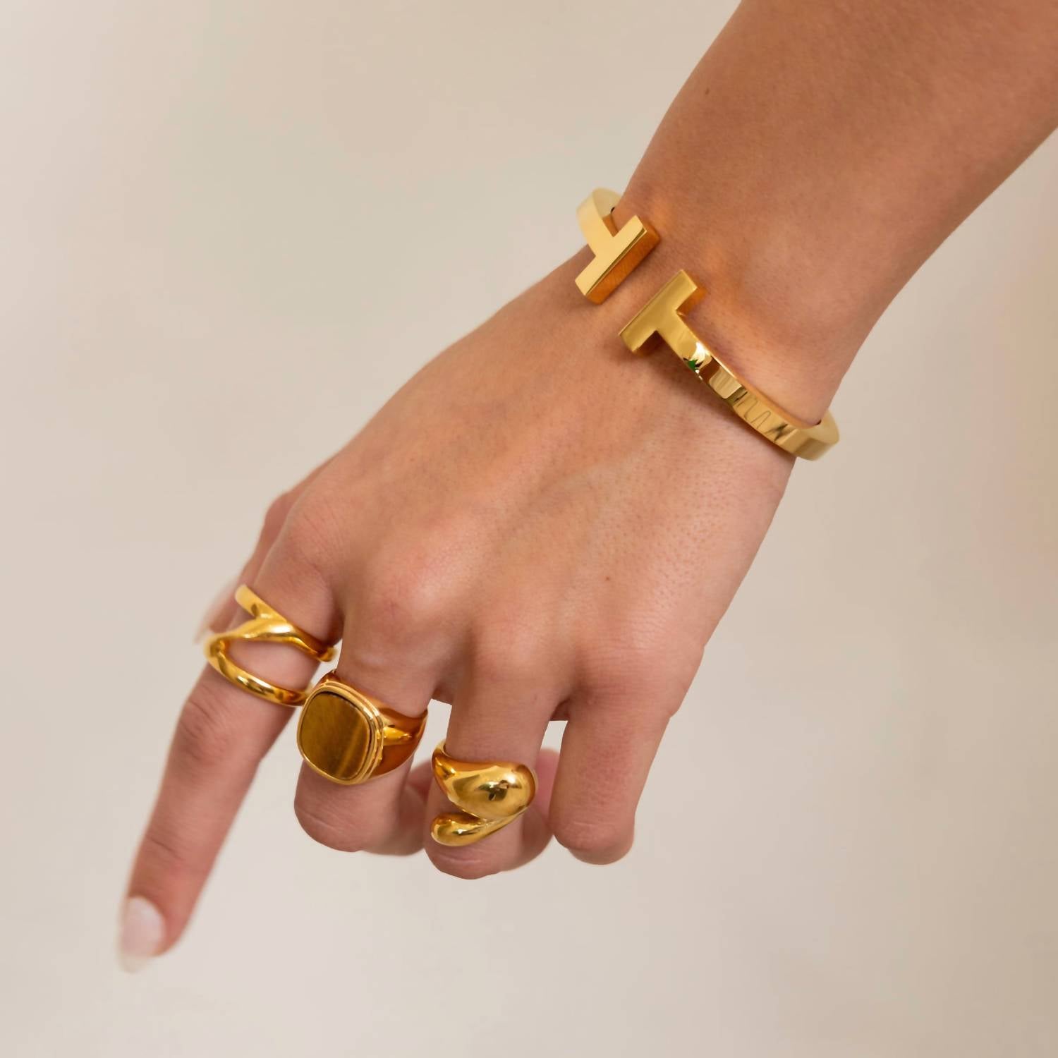 Sahira - Women's Sadie T Cuff