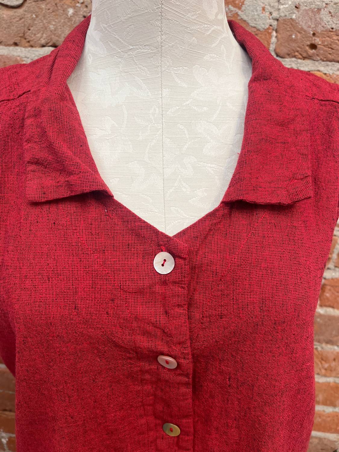 Cut Loose - Women's Sleeveless Linen-cotton Shirt
