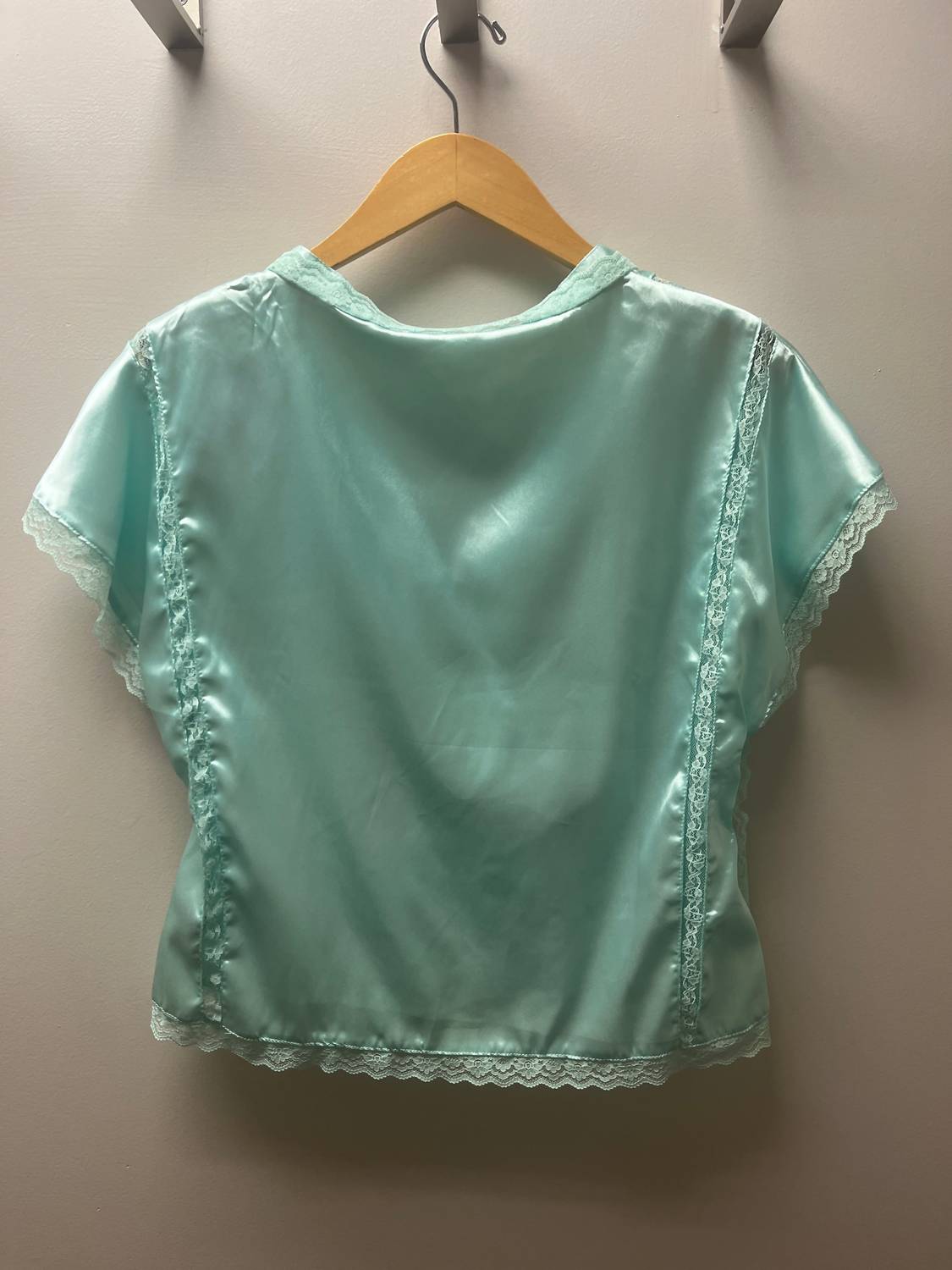 Sweetkama - Lacey V Neck Blouse