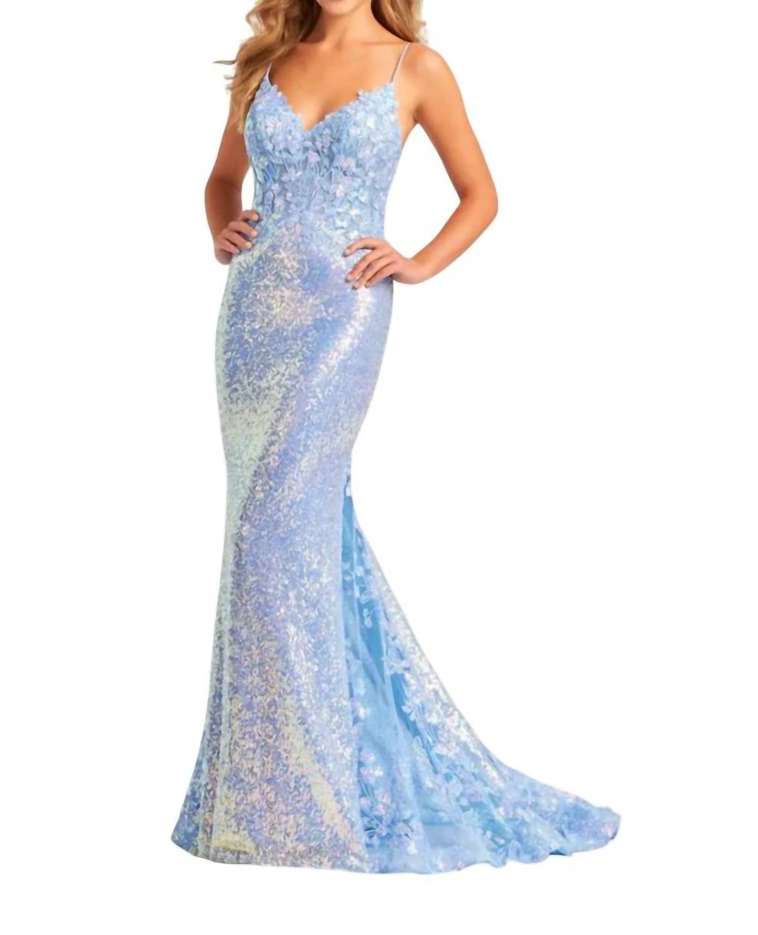 Ellie Wilde - V-neckline Gown