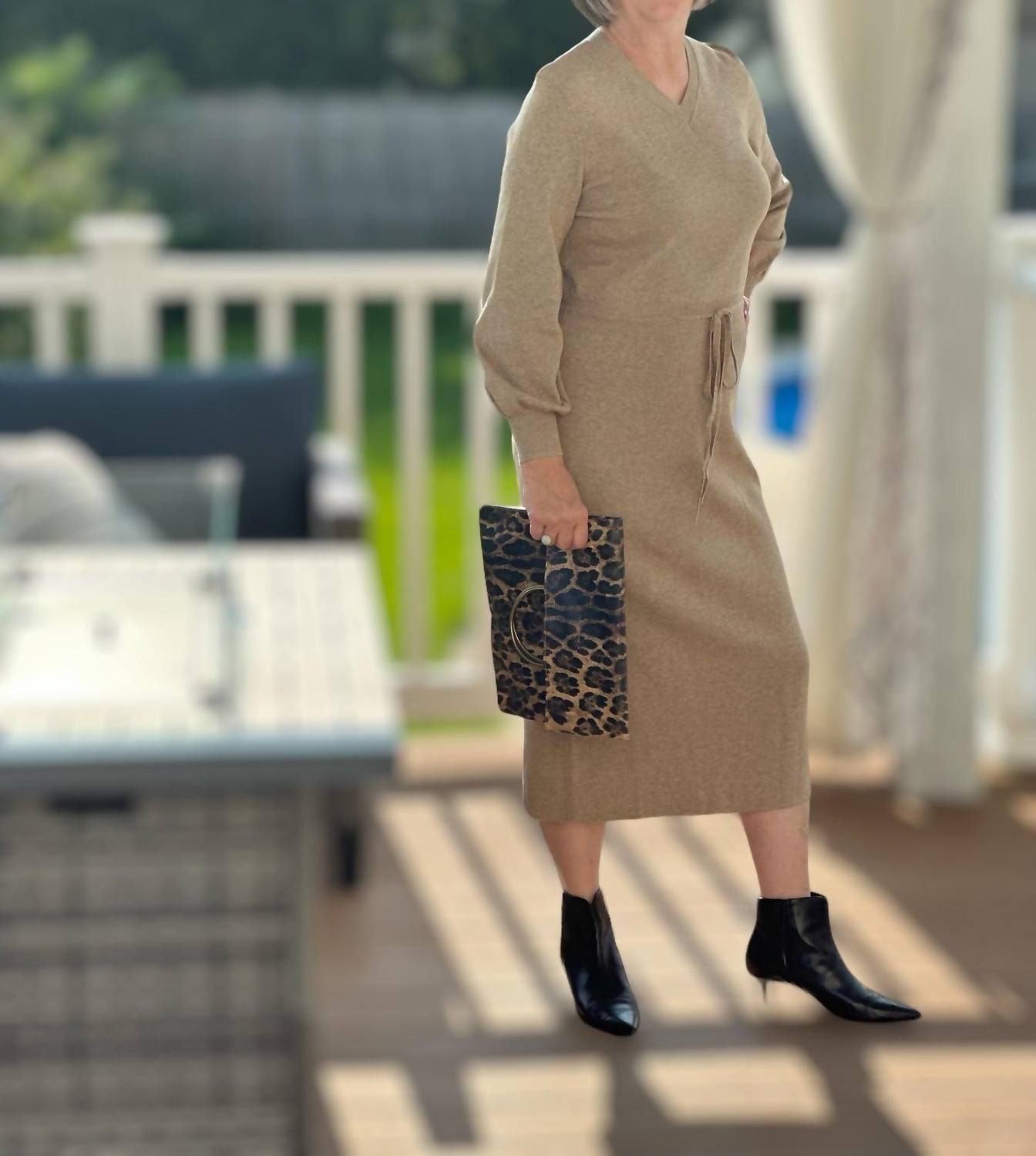 Amelia K. Luxe - Wren V-neck Sweater Dress