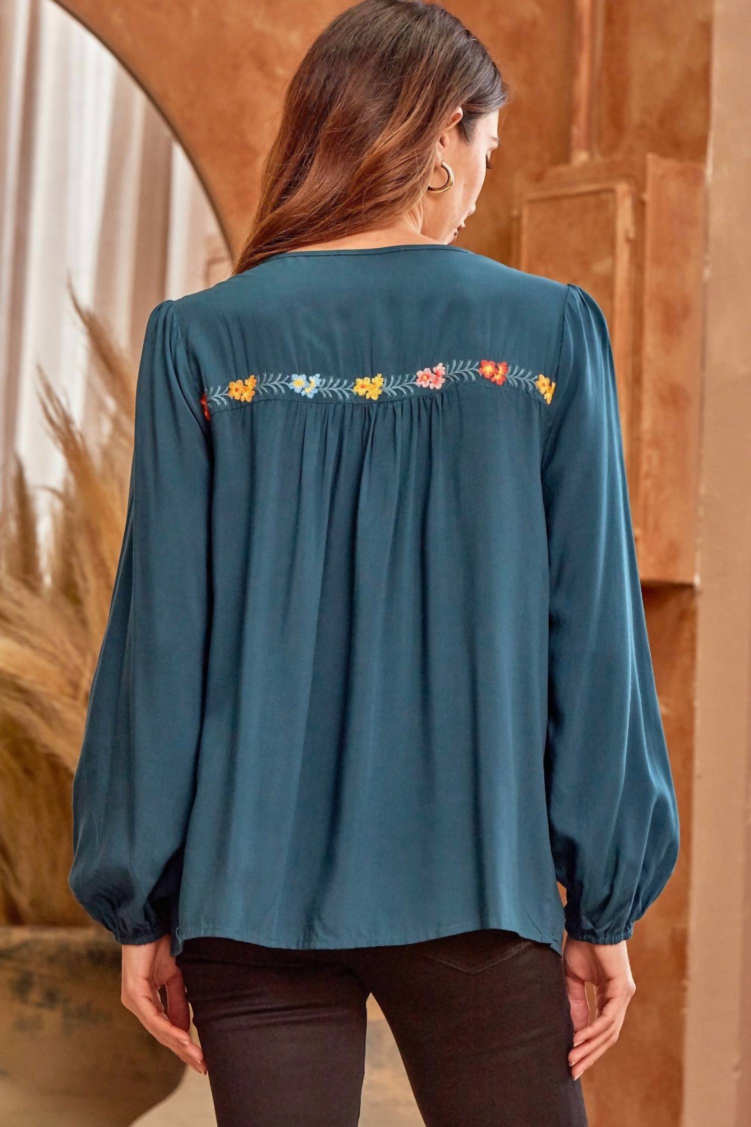 Andree By Unit - Embroidered Balloon Sleeve Blouse