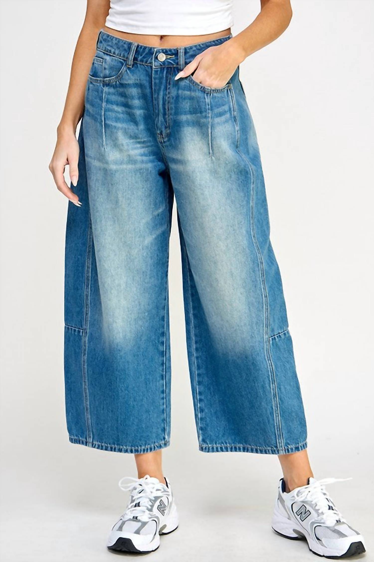 Miss Love Natalie Barrel Jeans in blue - women's jeans