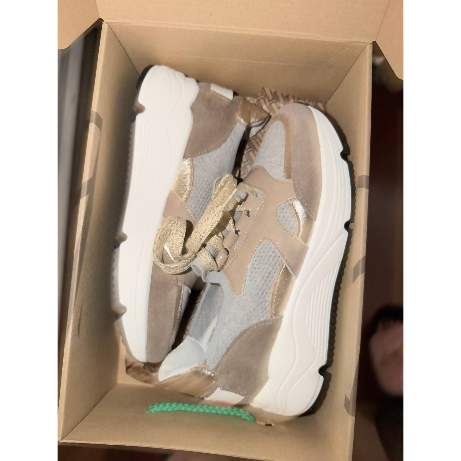 Vaddia - Women's Bookie Fashion Sneaker