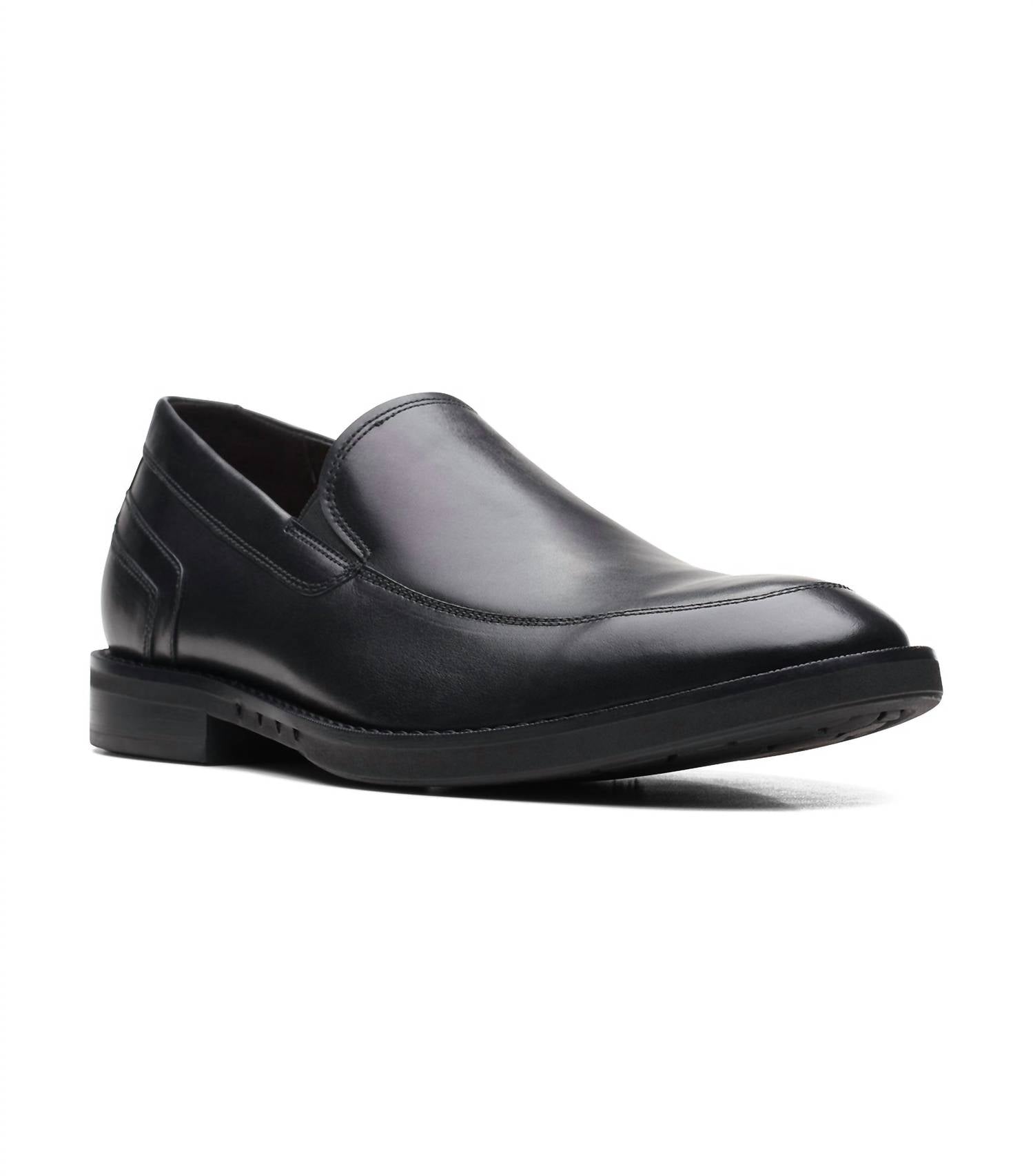 Clarks Men's Un Hugh Step Shoe in black leather - men's loafer