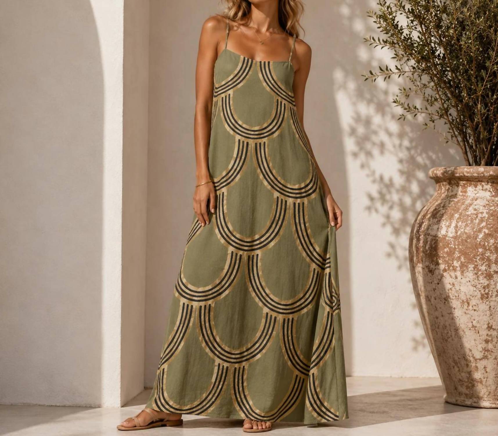Mystery Resort - Golden Horizon Maxi Dress