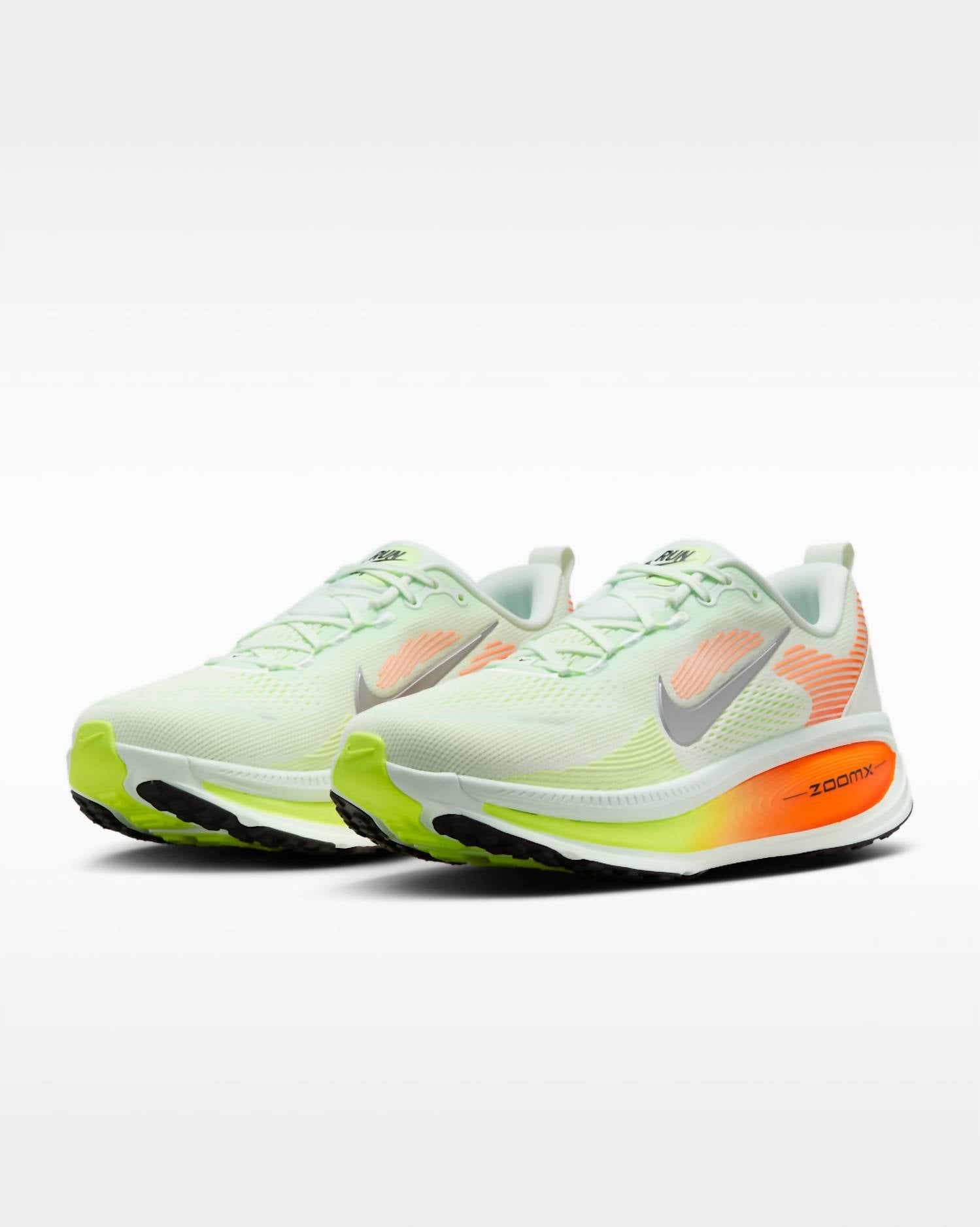 Nike - Men's Vomero 18 Road Running Shoes