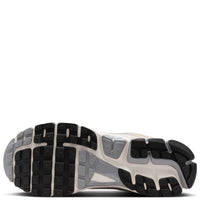 Nike - Men's Zoom Vomero 5 Shoes