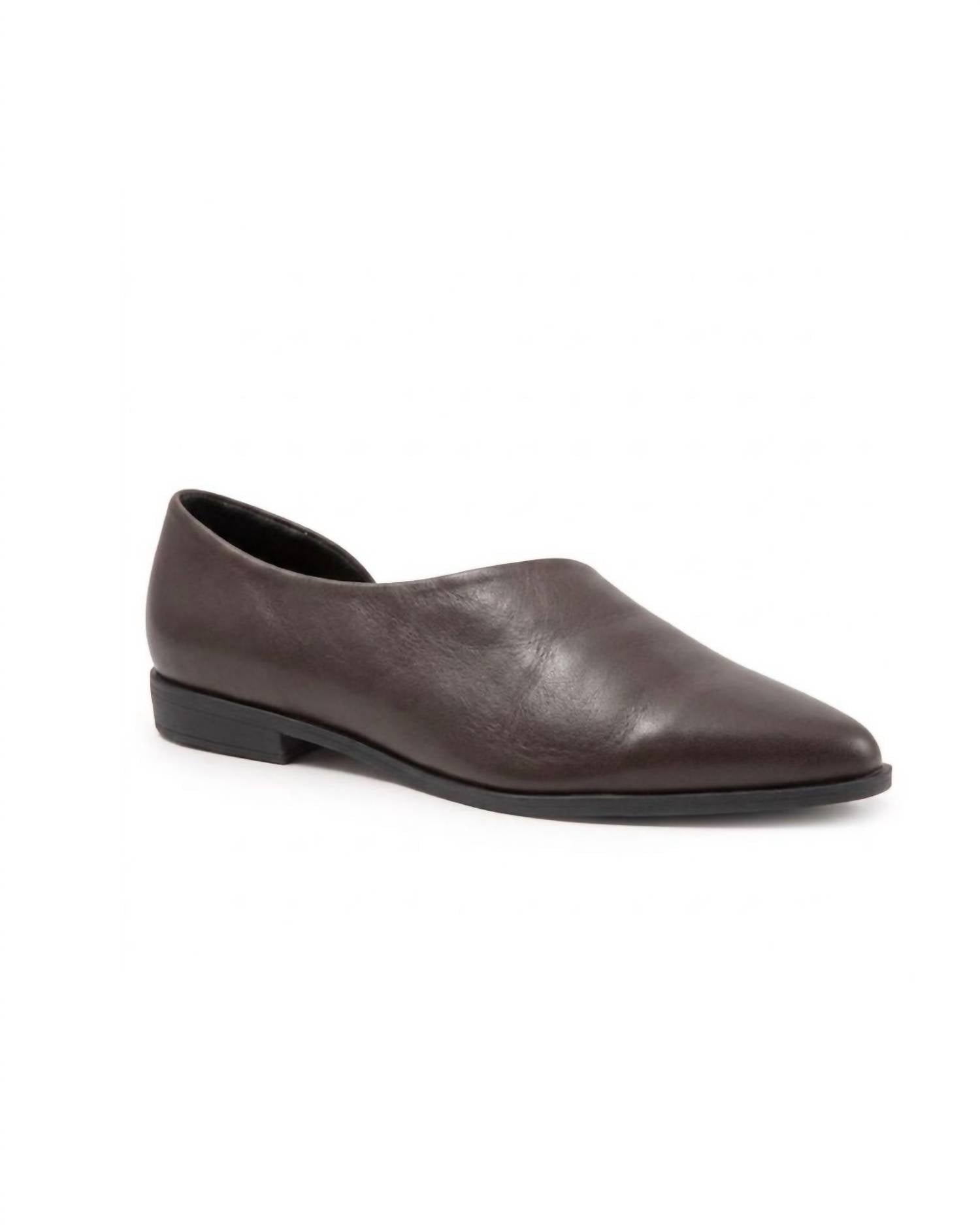 bueno Women's Brandi Pointed Shoes in brown - women's sandal - detail view