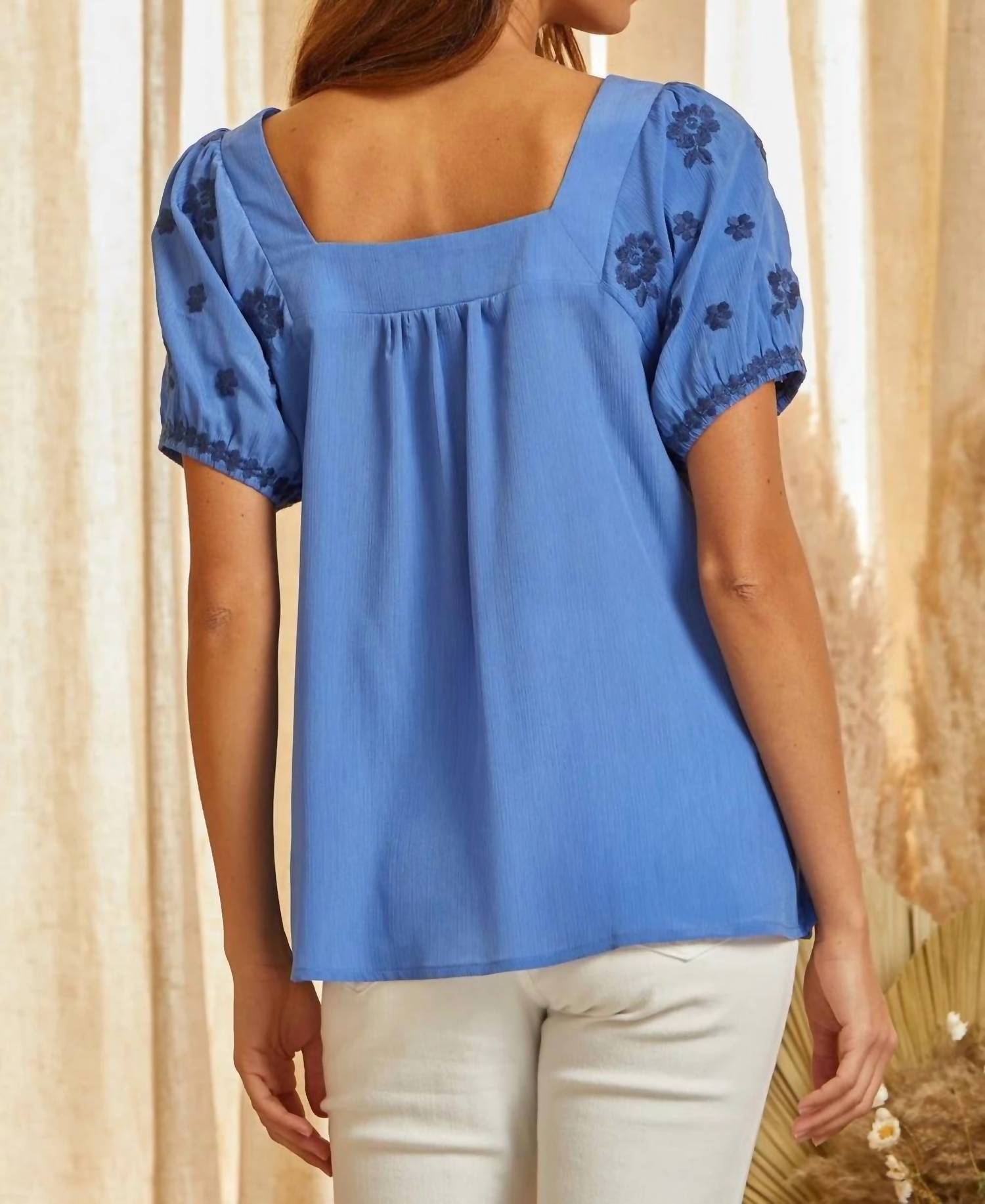 Andree By Unit - Embroidered Puff Sleeve Top