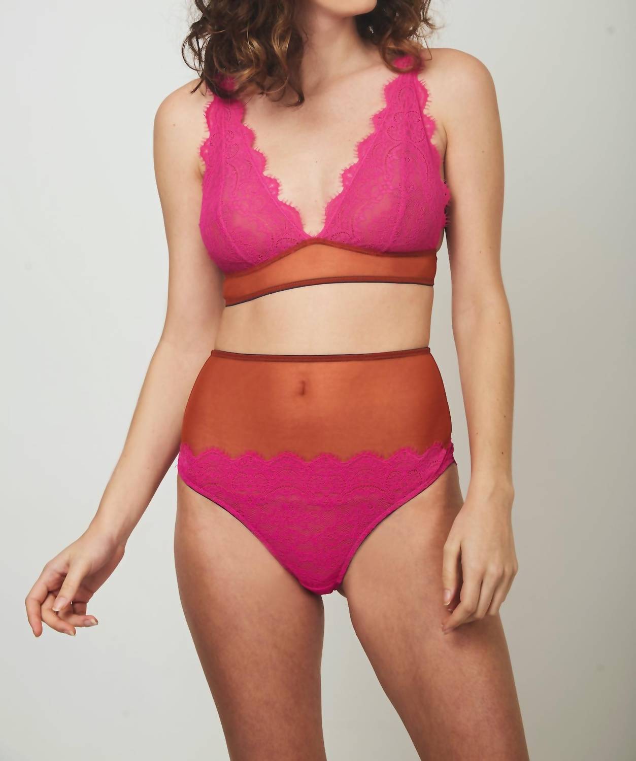 NATALIE HIGH APEX TRIANGLE BRA