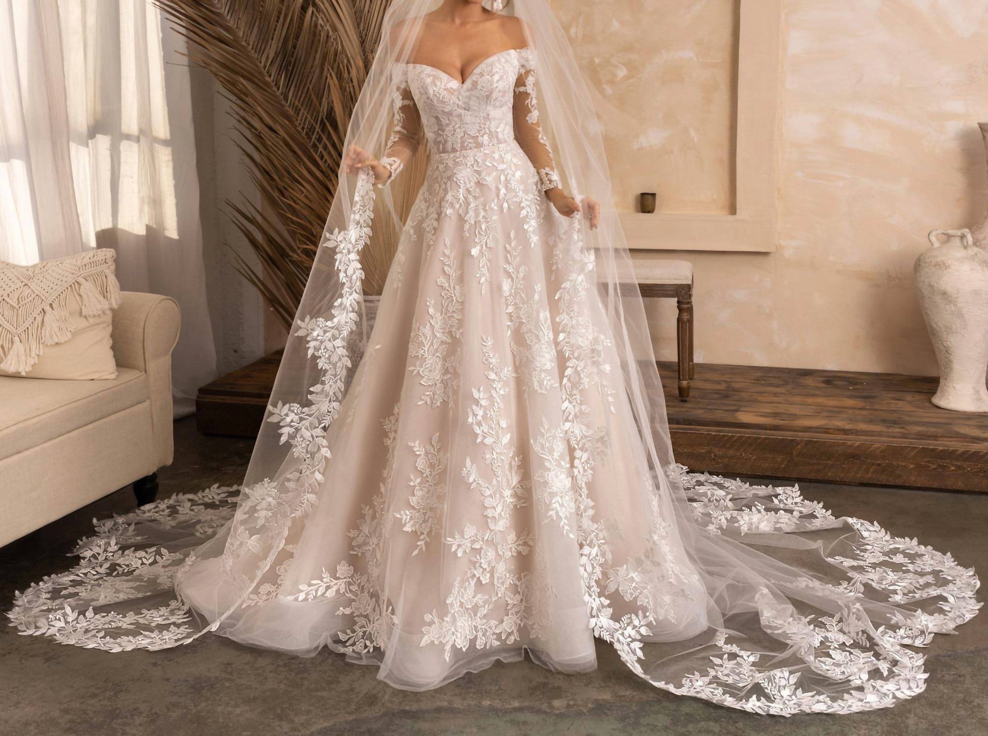 Ivoire By Kitty Chen - Floral Embroidered Scalloped Carita Wedding Veil