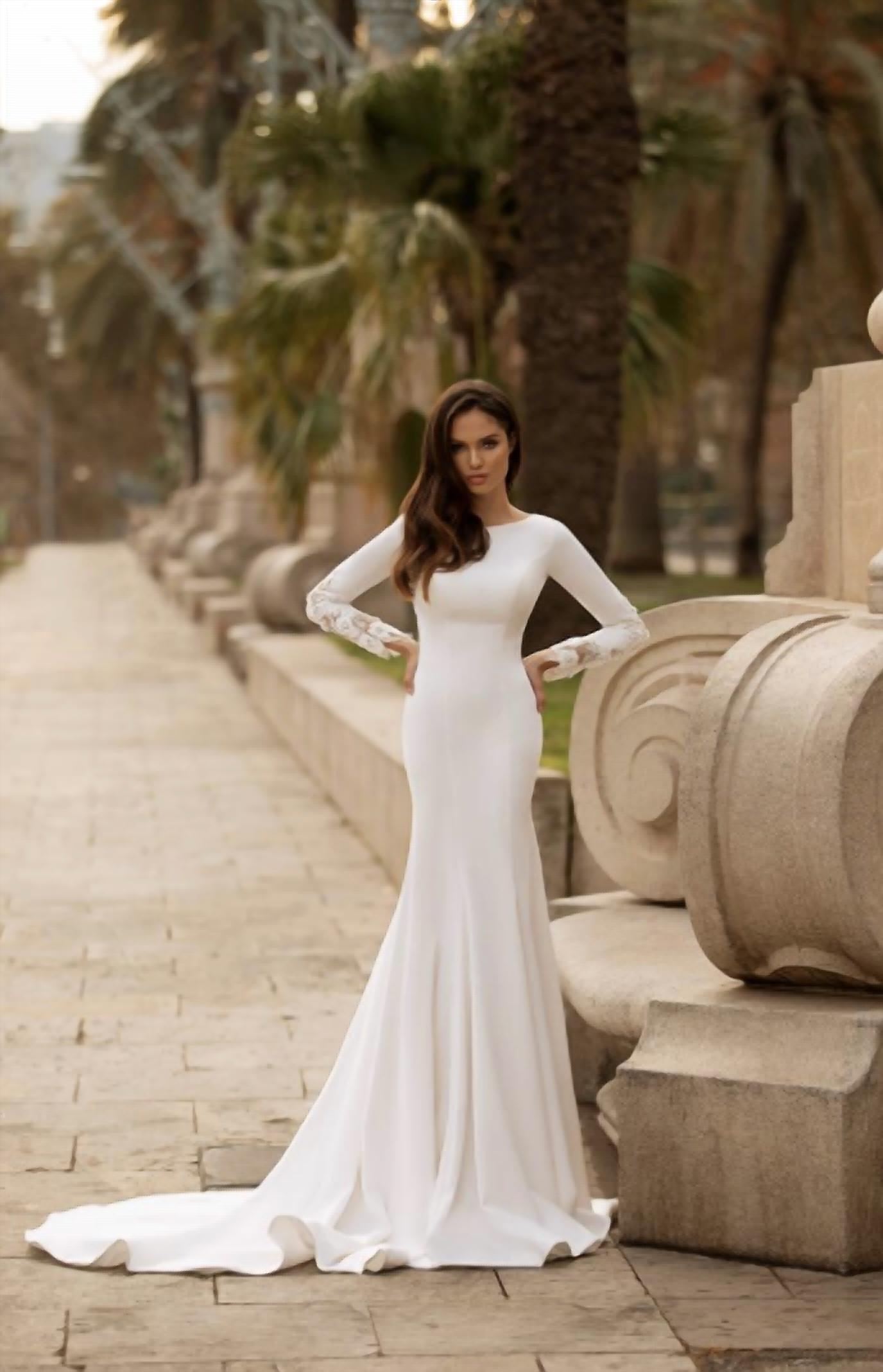 Giovanna Alessandro - Long Sleeved Crepe Bridal Gown