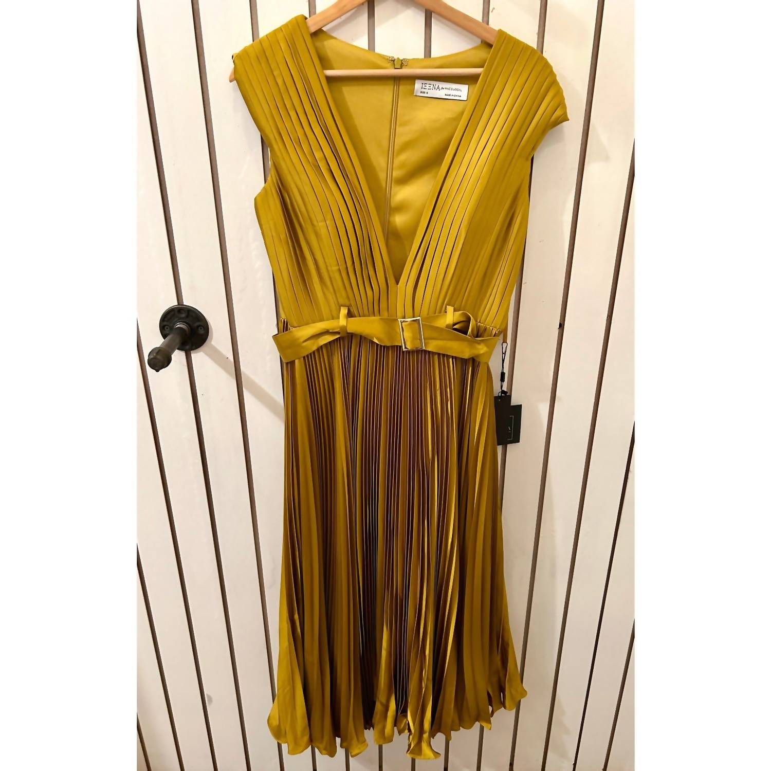 Mac Duggal - Pleated Cap Sleeve Satin Midi Dress