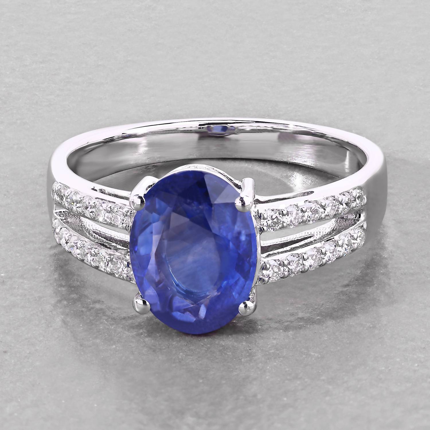 Diana M Jewels Women's Oval Natural Sapphire Fashion Ring (2.34 Ct) - Classic Plus in 18k white gold - women's jewelry - detail view