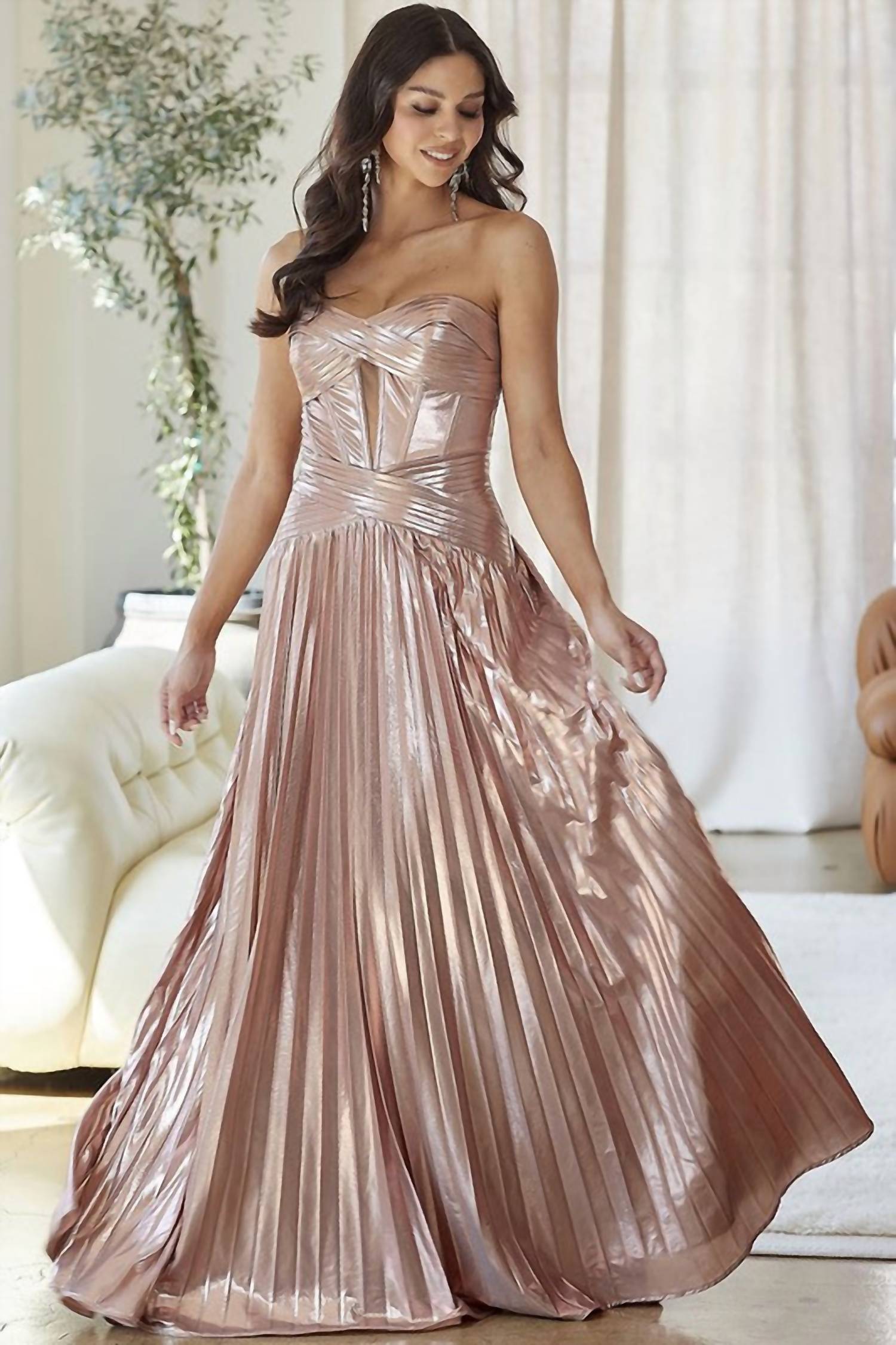 Maniju - Magic In Motion Strapless Metallic Gown