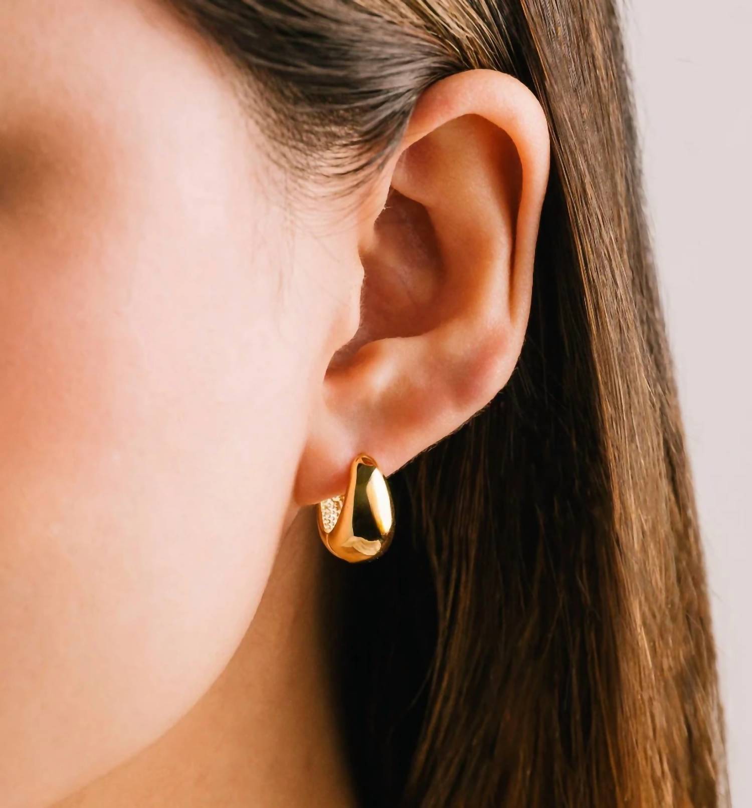 Lover'S Tempo - Women's Oval Puff Hoop Earrings