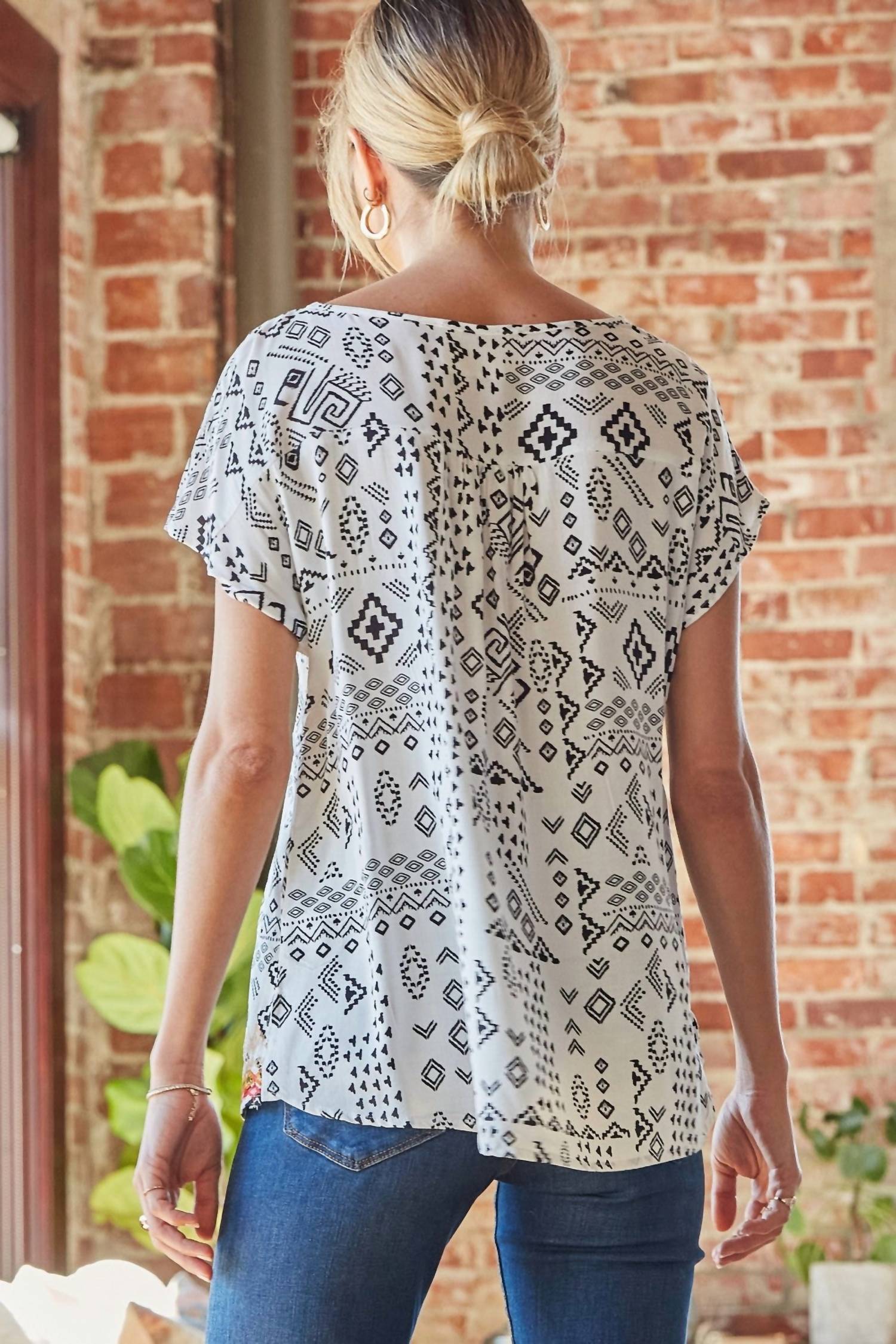 Andree By Unit - Floral Embroidered Printed Top