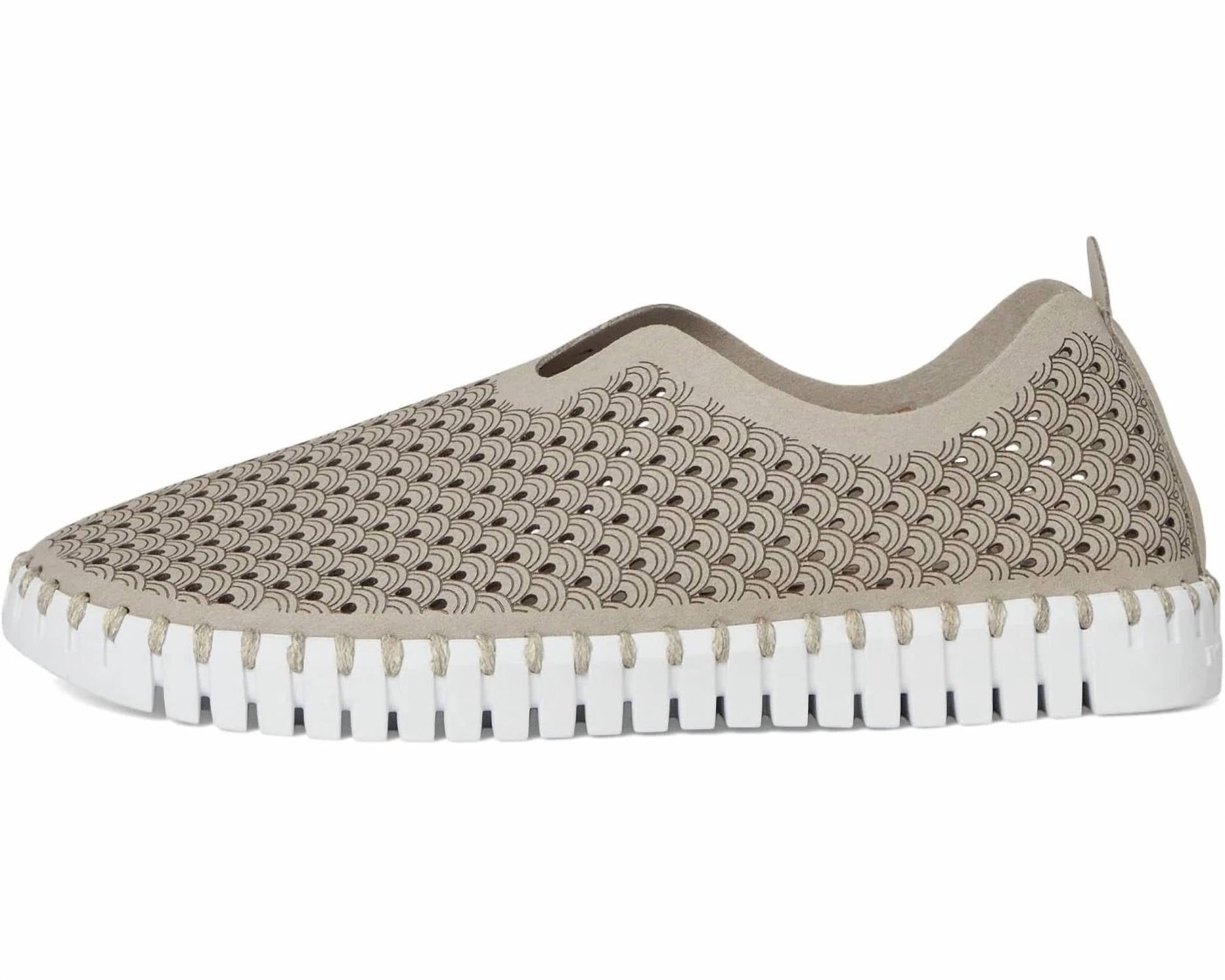 Ilse Jacobsen Women's Tulip 139 Shoes in atmosphere - women's flats - detail view