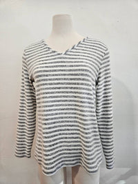 Isca - Women's V-neck Long Sleeve Top