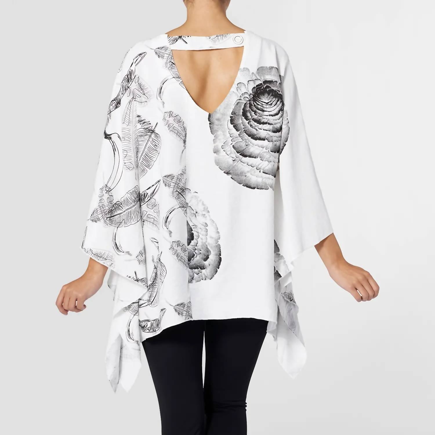 COCO + CARMEN Diana Oversized Tunic in white - women's blouse - detail view