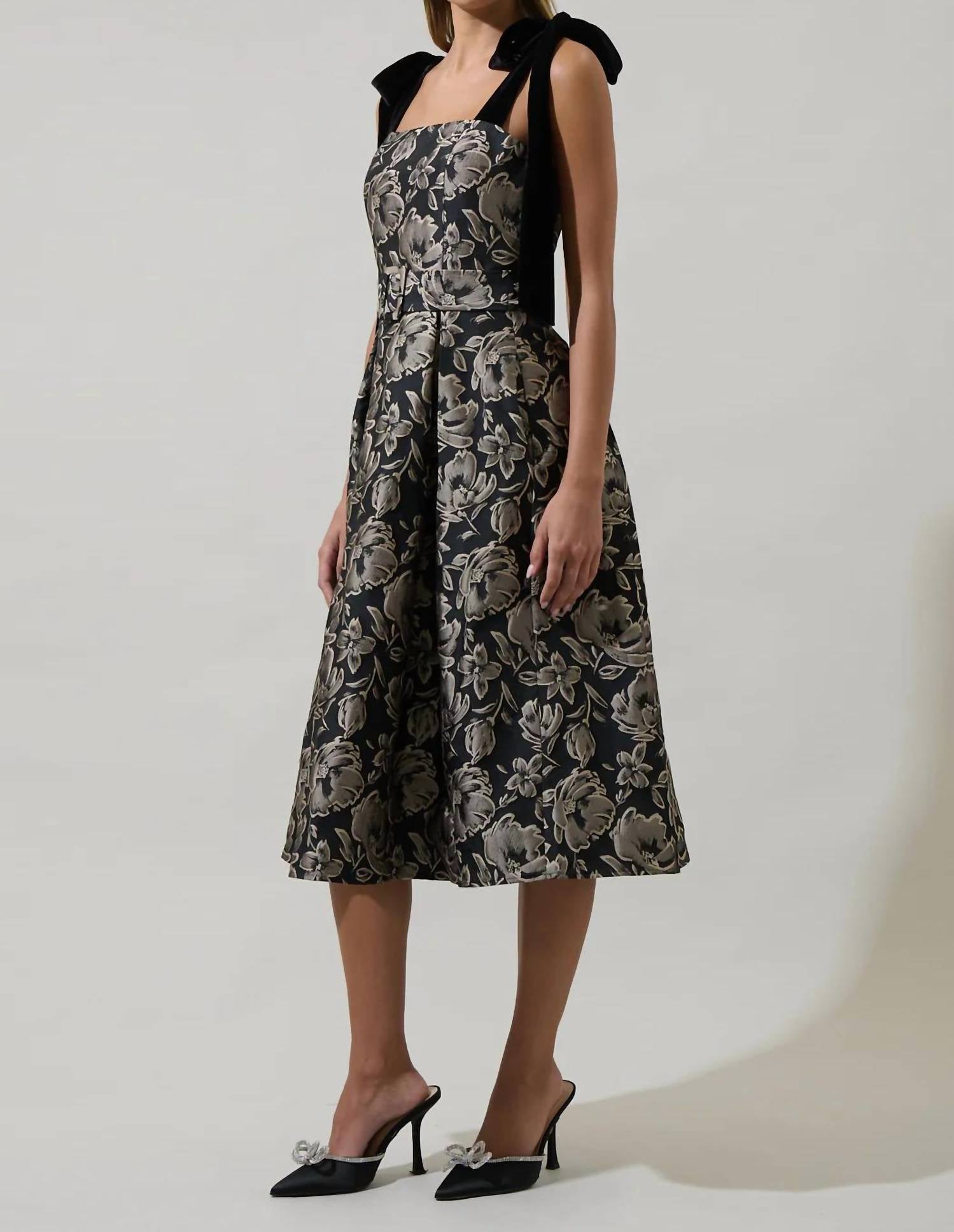 Sugarlips - Lyla Jacquard Floral Dina Pleated Midi Dress