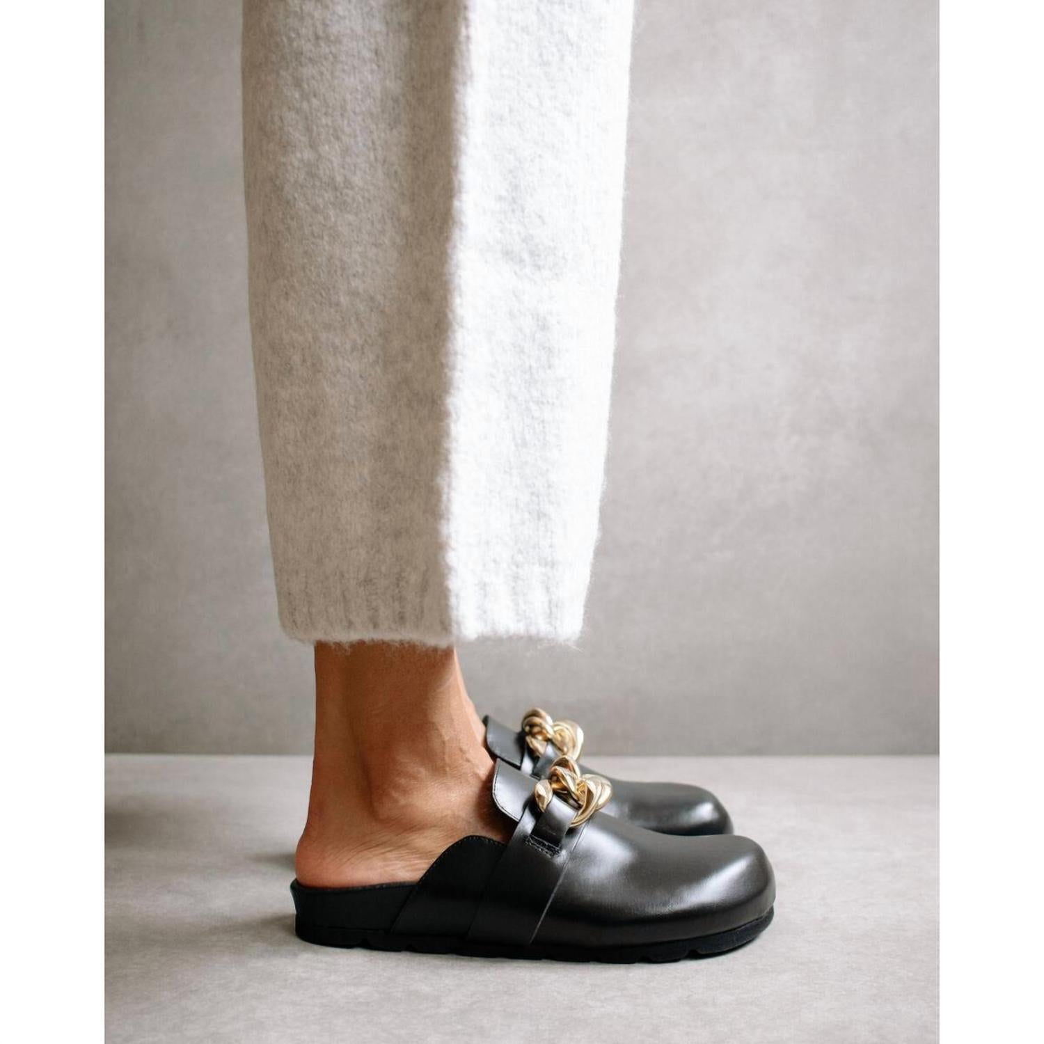 Alohas - Women's Fireplace Chain Leather Clogs
