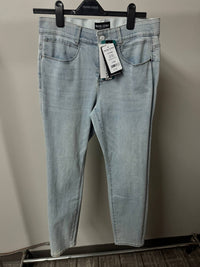 Frank Lyman - Slim Ankle Length Jeans