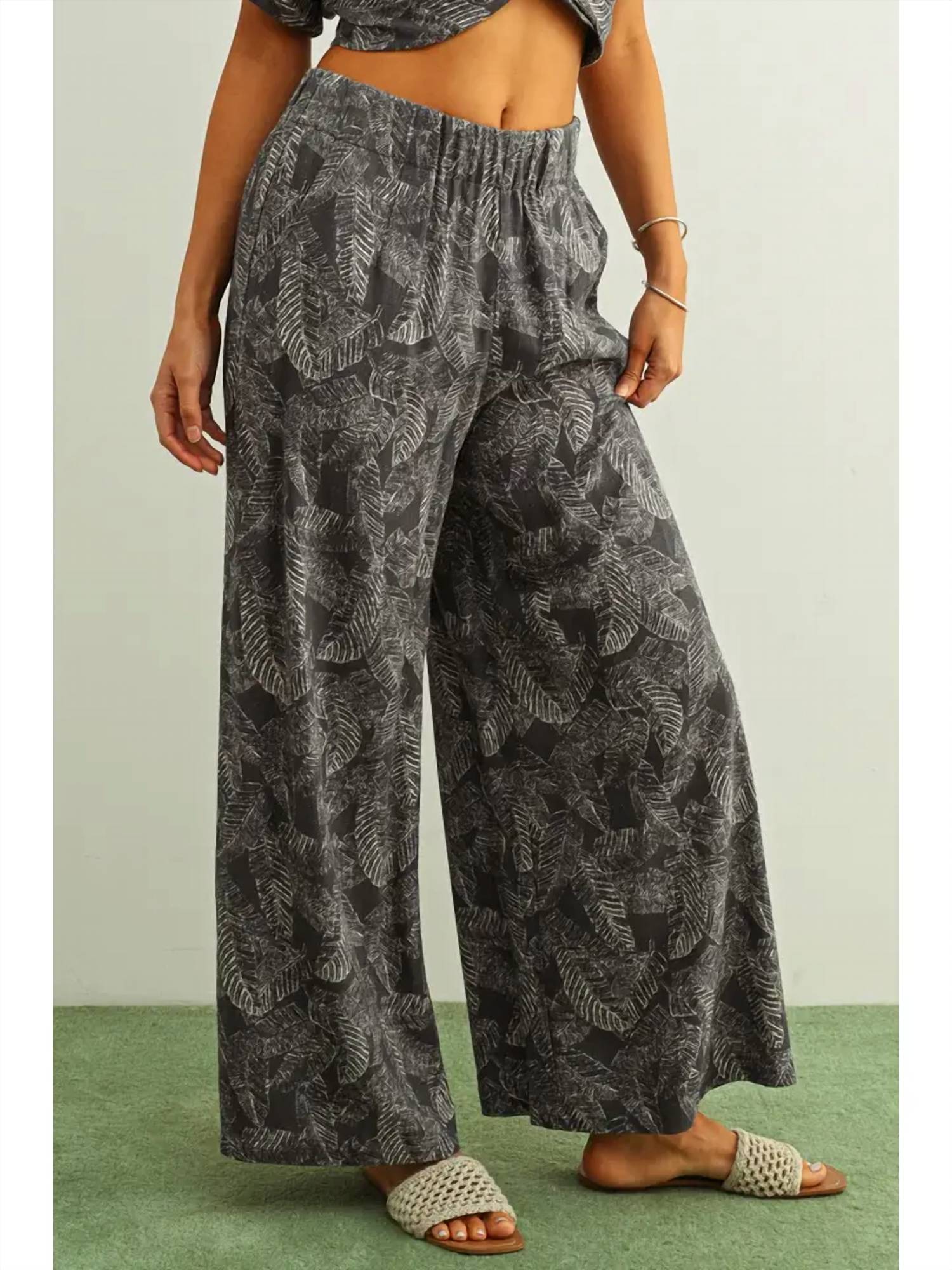 Miou Muse - Leaf Print Faded Effect Pants