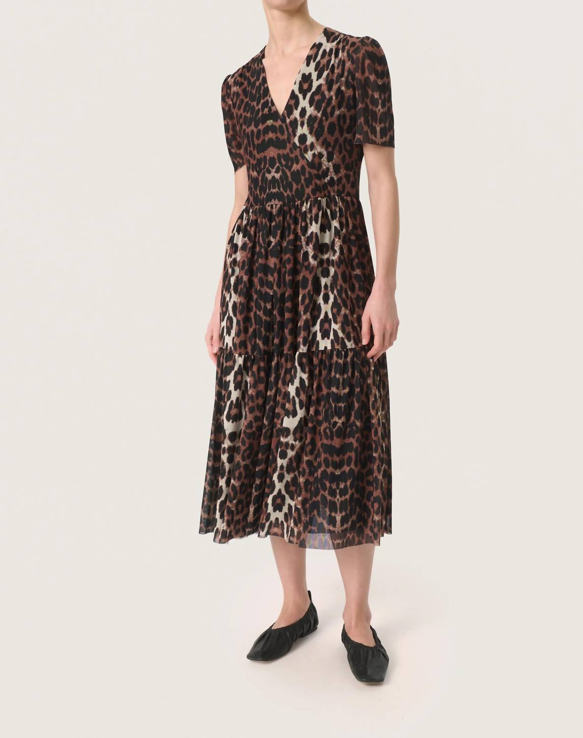 Soaked In Luxury - Slaldora Short Sleeve V-neck Wrap Midi Dress