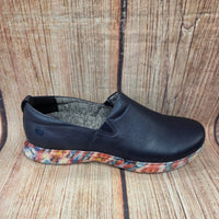 Klogs Footwear - Women's Lena Slip On Clogs