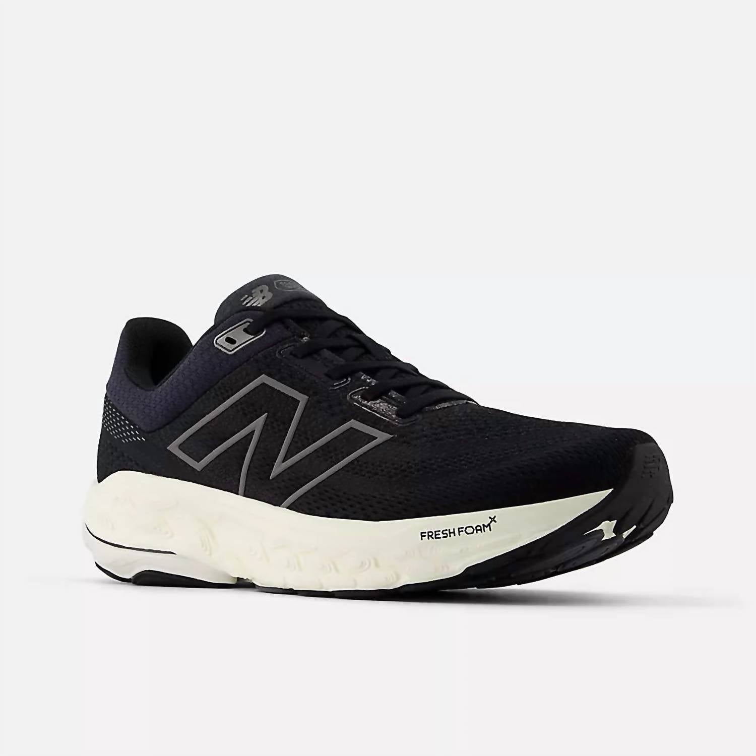New Balance Men's 860v14 Shoes in black - men's shoe - detail view