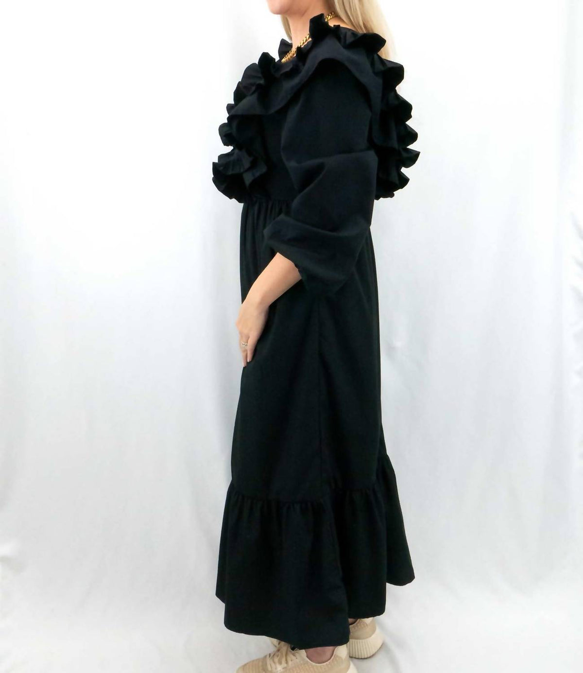 Entro - V-neck Dramatic Ruffle Maxi Dress