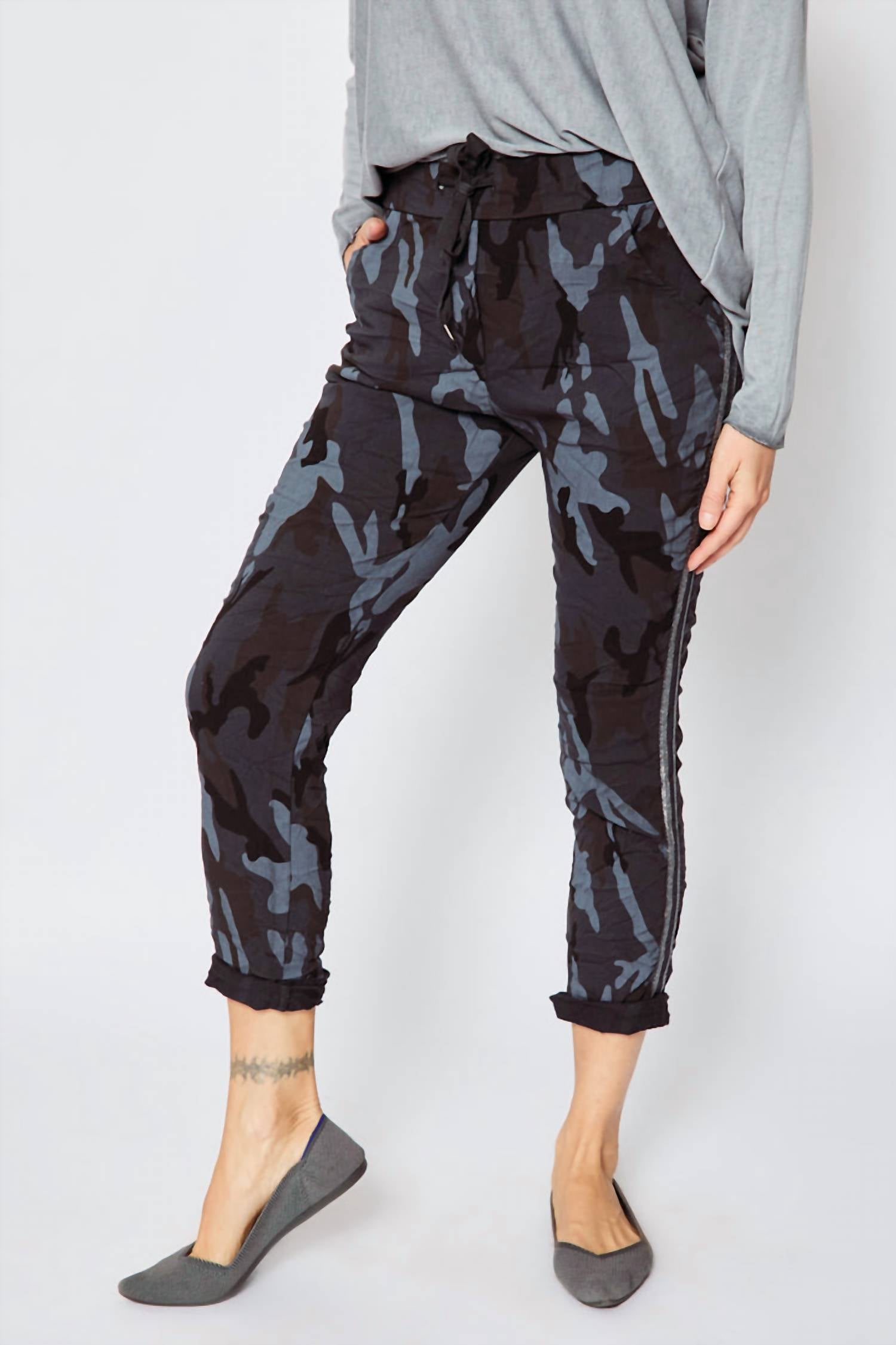 DOUBLE STRIPE CAMO PANTS
