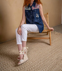 Paparazzi - Tencel Print Yoke And Appliques Shirt