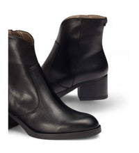 Wonders - Women's Leather Ankle Boots