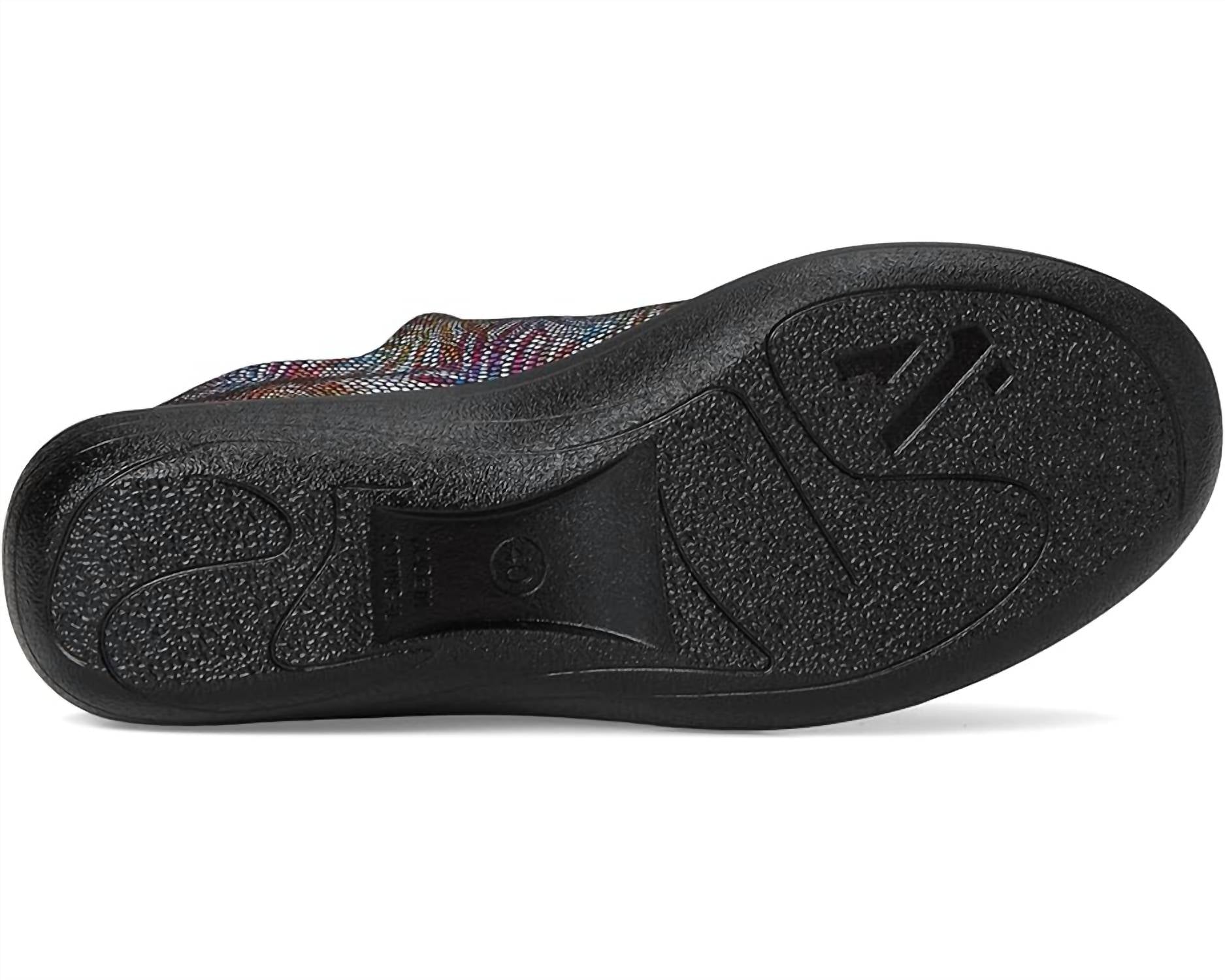 ARCOPEDICO Women’s Lanin Travel Shoes in black palm - women's sneaker - view 4