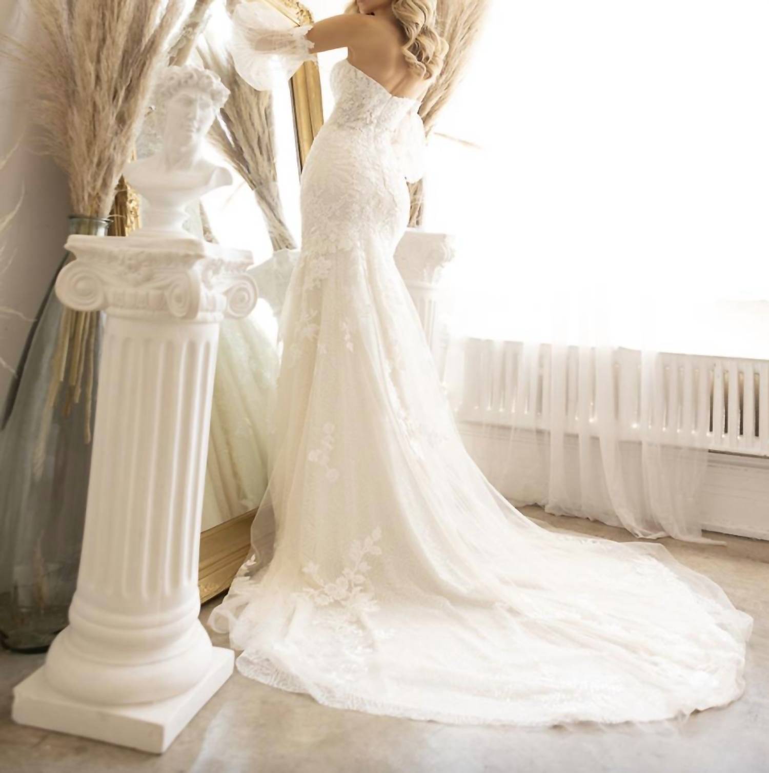 Lucci Lu - Puff Sleeve Strapless Bridal Gown