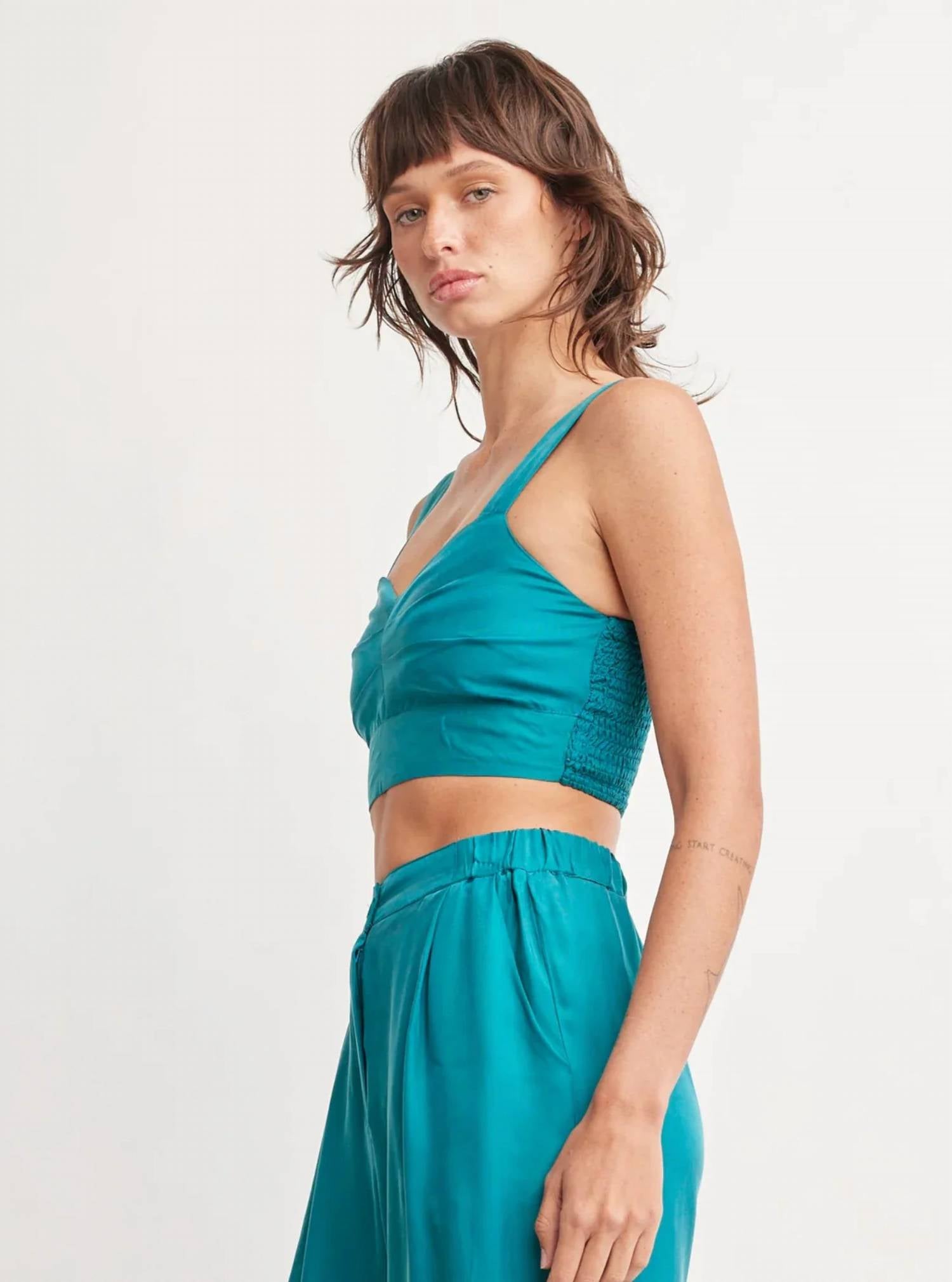 Self Contrast - KORI CROP TANK