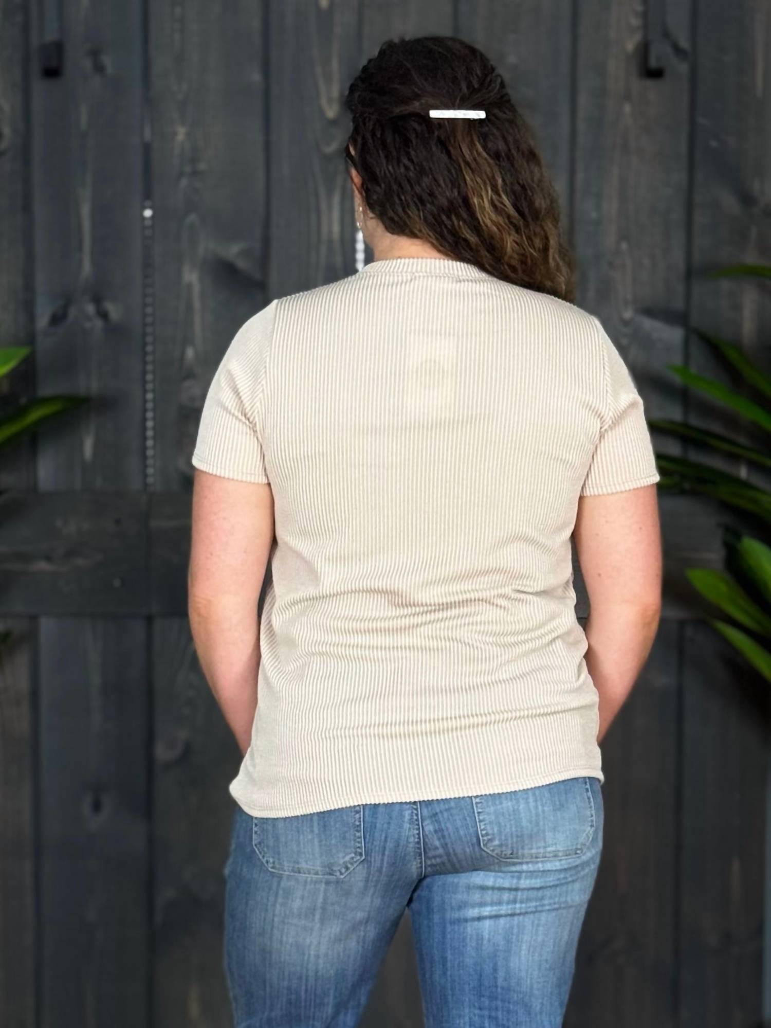 Tres Bien - Radiantly Ribbed Crew Neck Tee