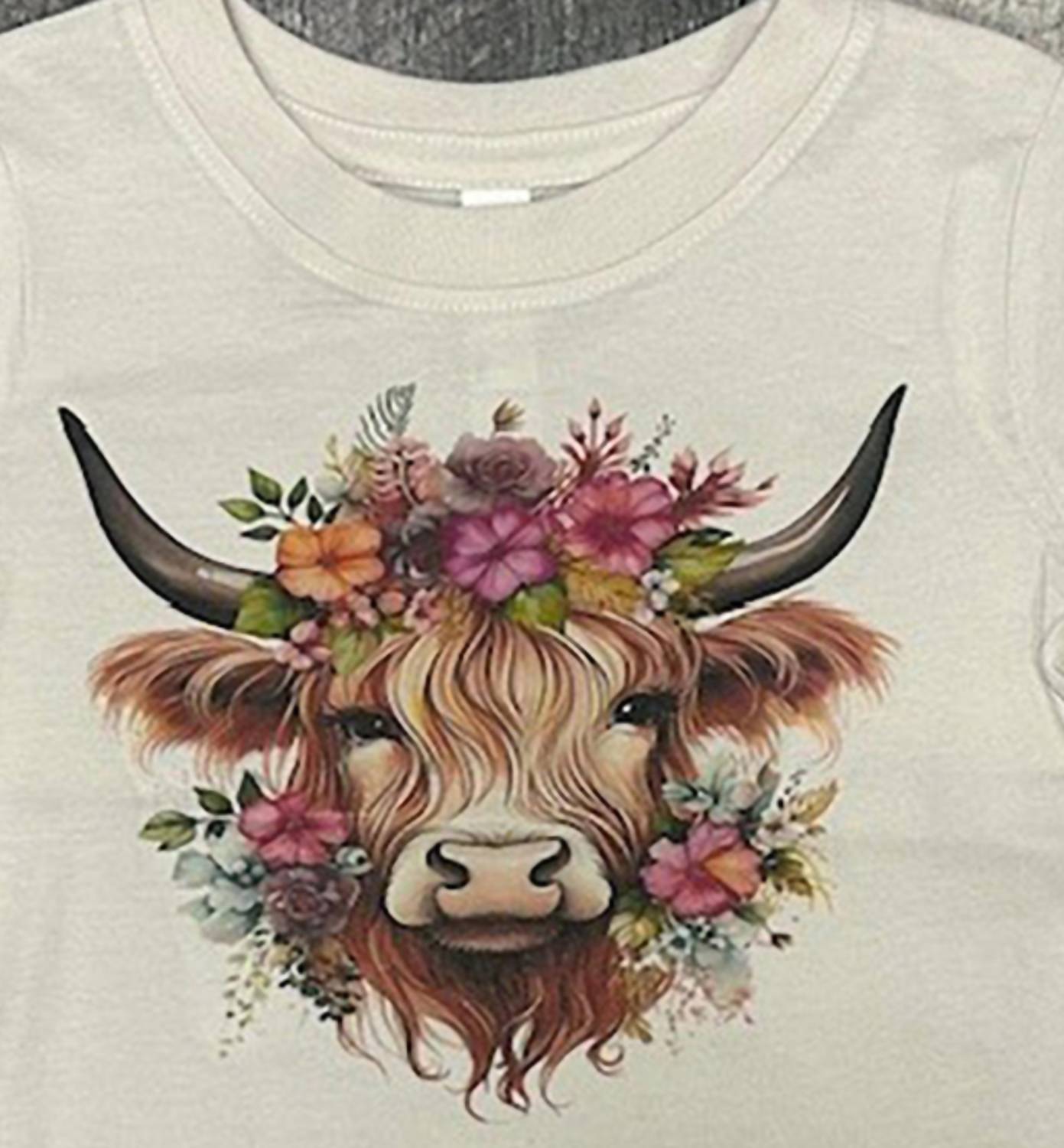 Bratti Mati - Infant Highland Cow Flowers Tee
