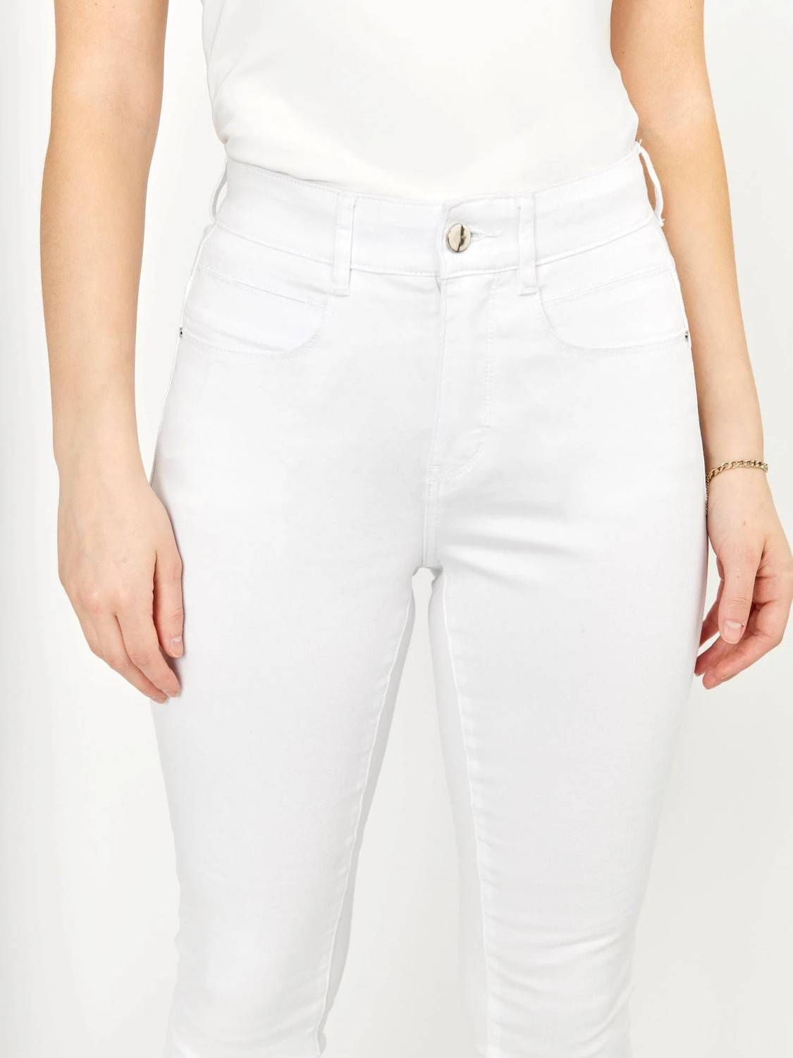 Frank Lyman - Slim Ankle Length Jeans