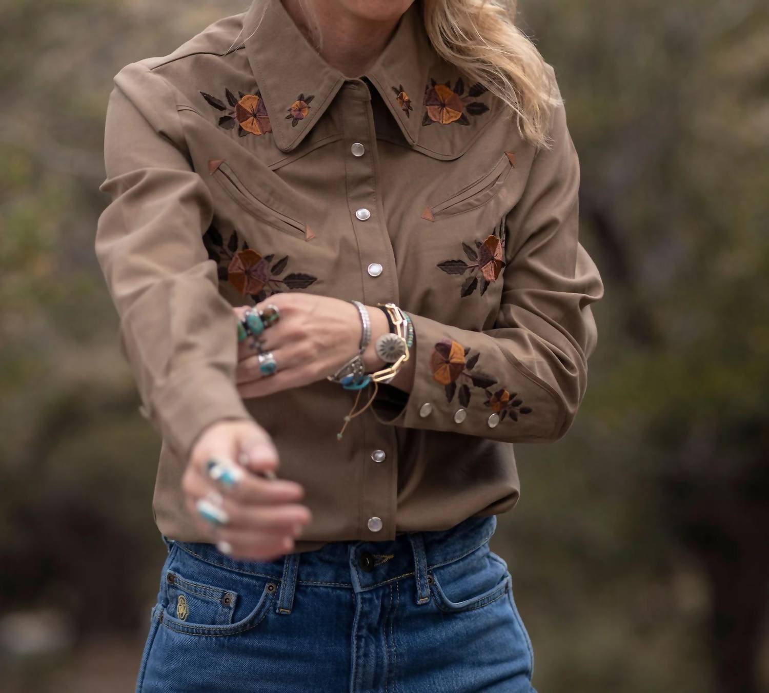Schaefer Outfitter - Women's Embroidered Snap Shirt