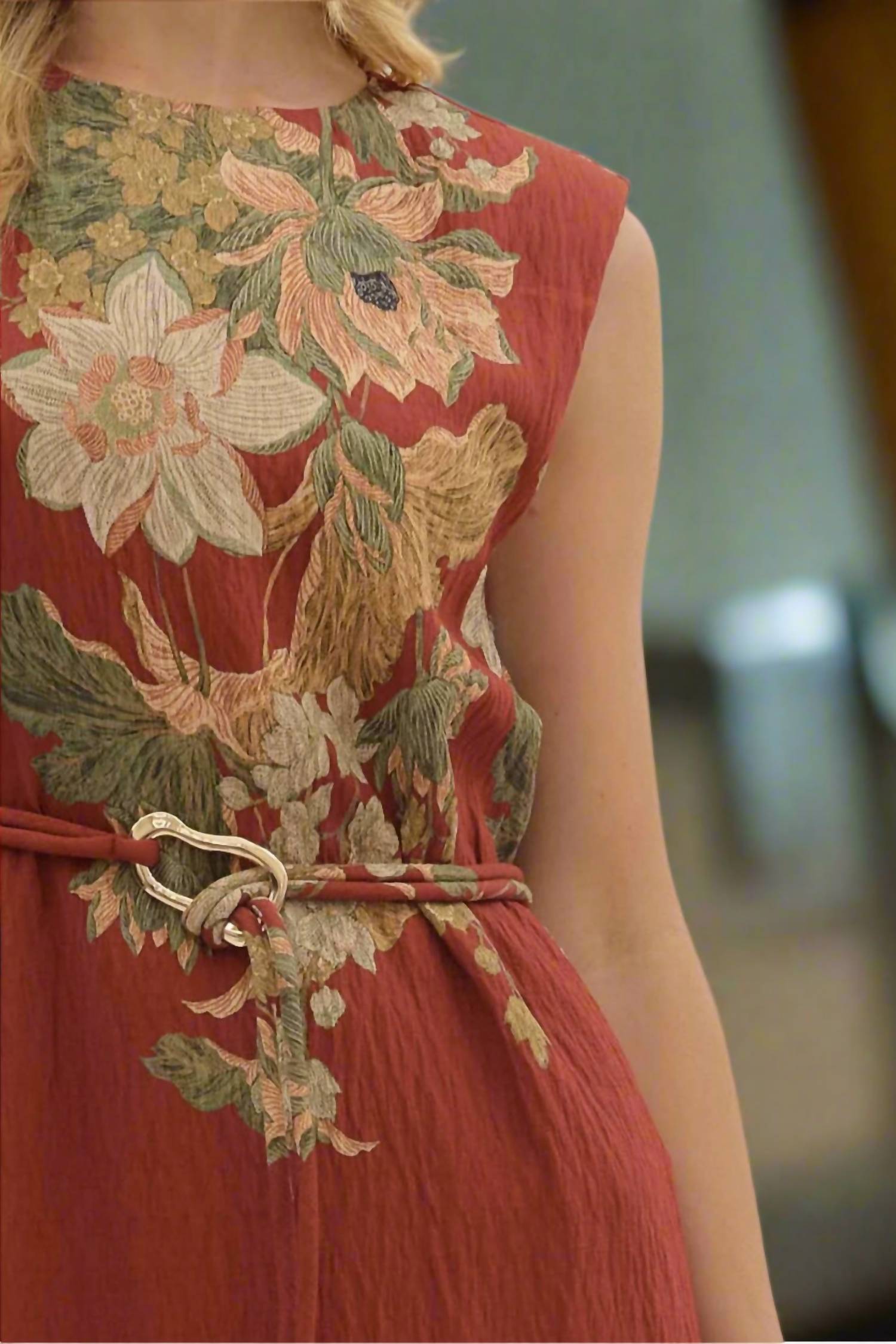 Entro - Floral Sleeveless Midi Dress