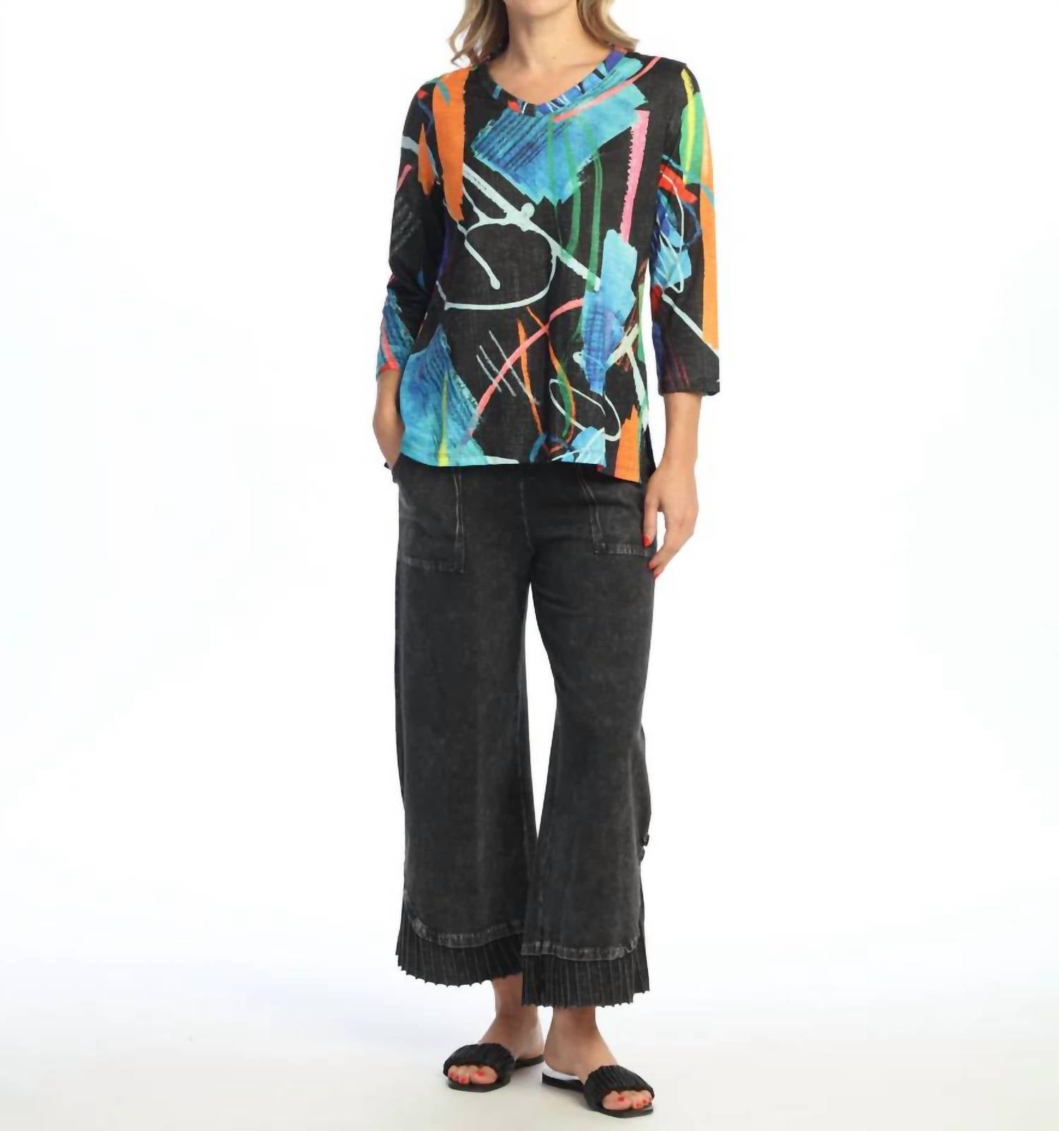 Jess & Jane - Rosalie Print V-Neck Top